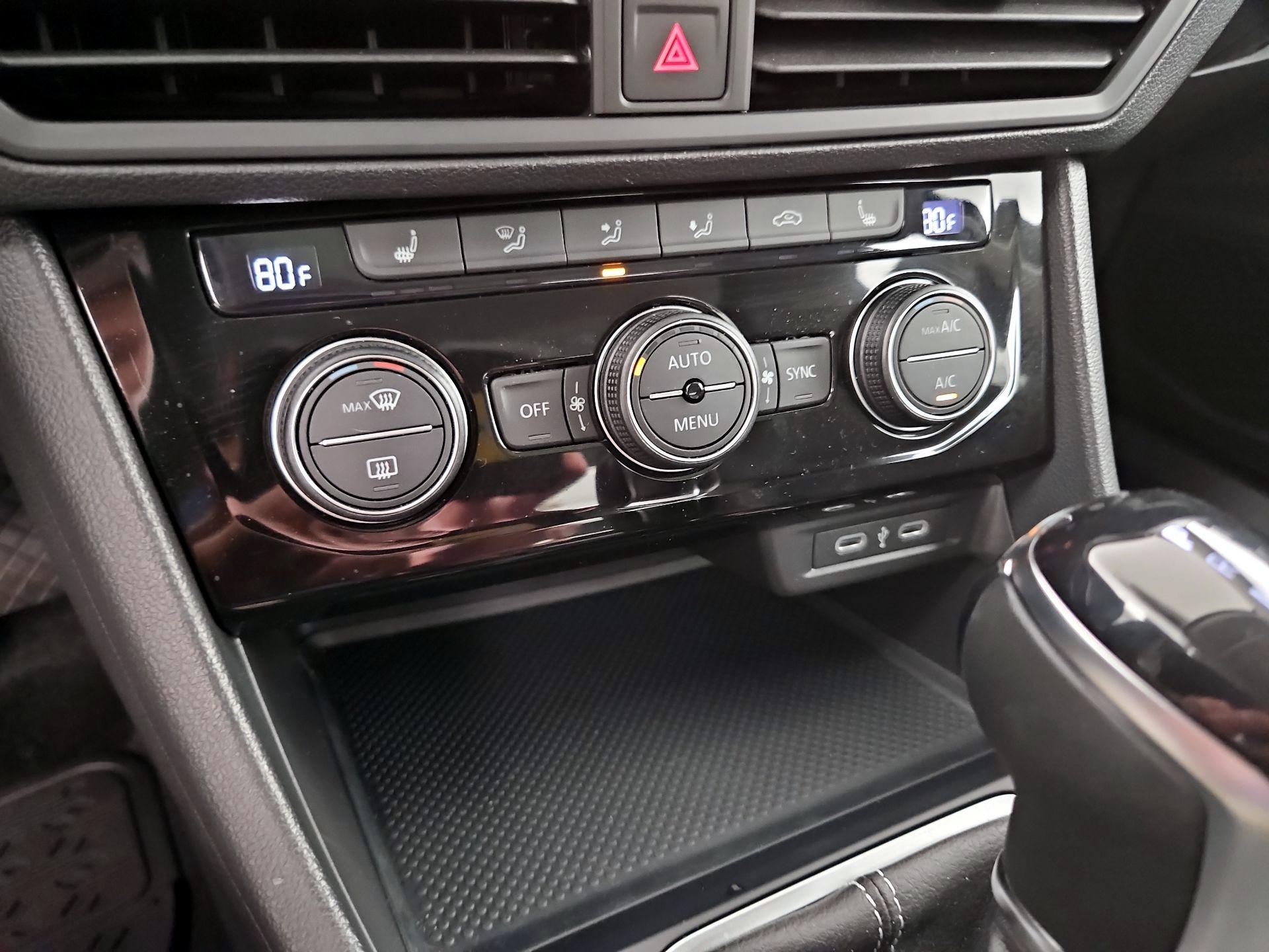 Thumbnail: 2024 Volkswagen Jetta - 16