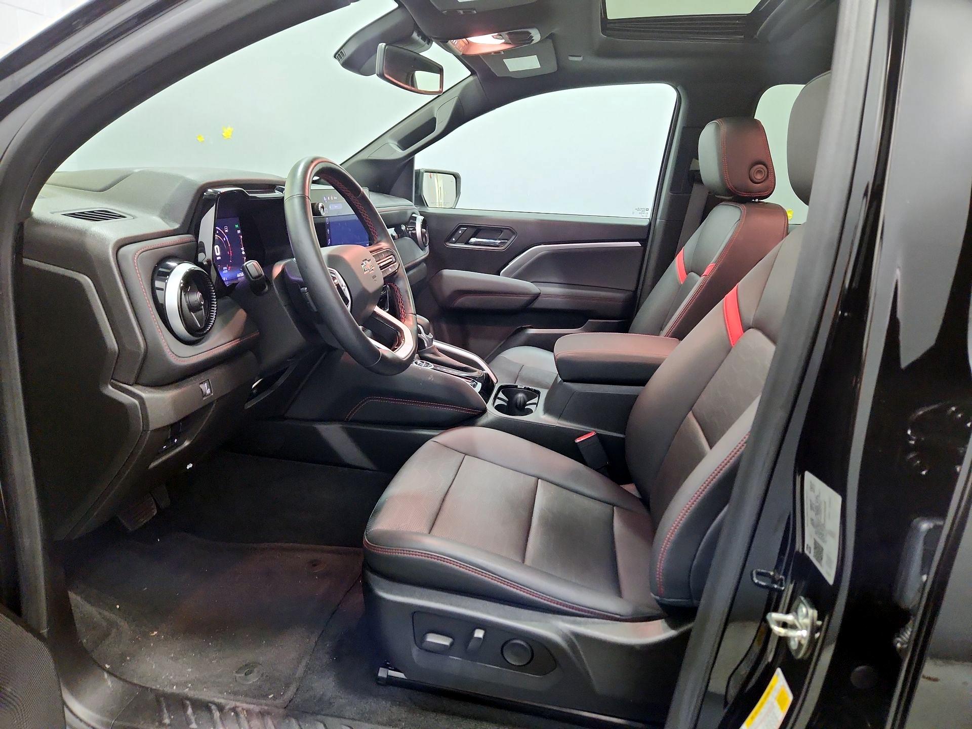 Thumbnail: 2023 Chevrolet Colorado - 11