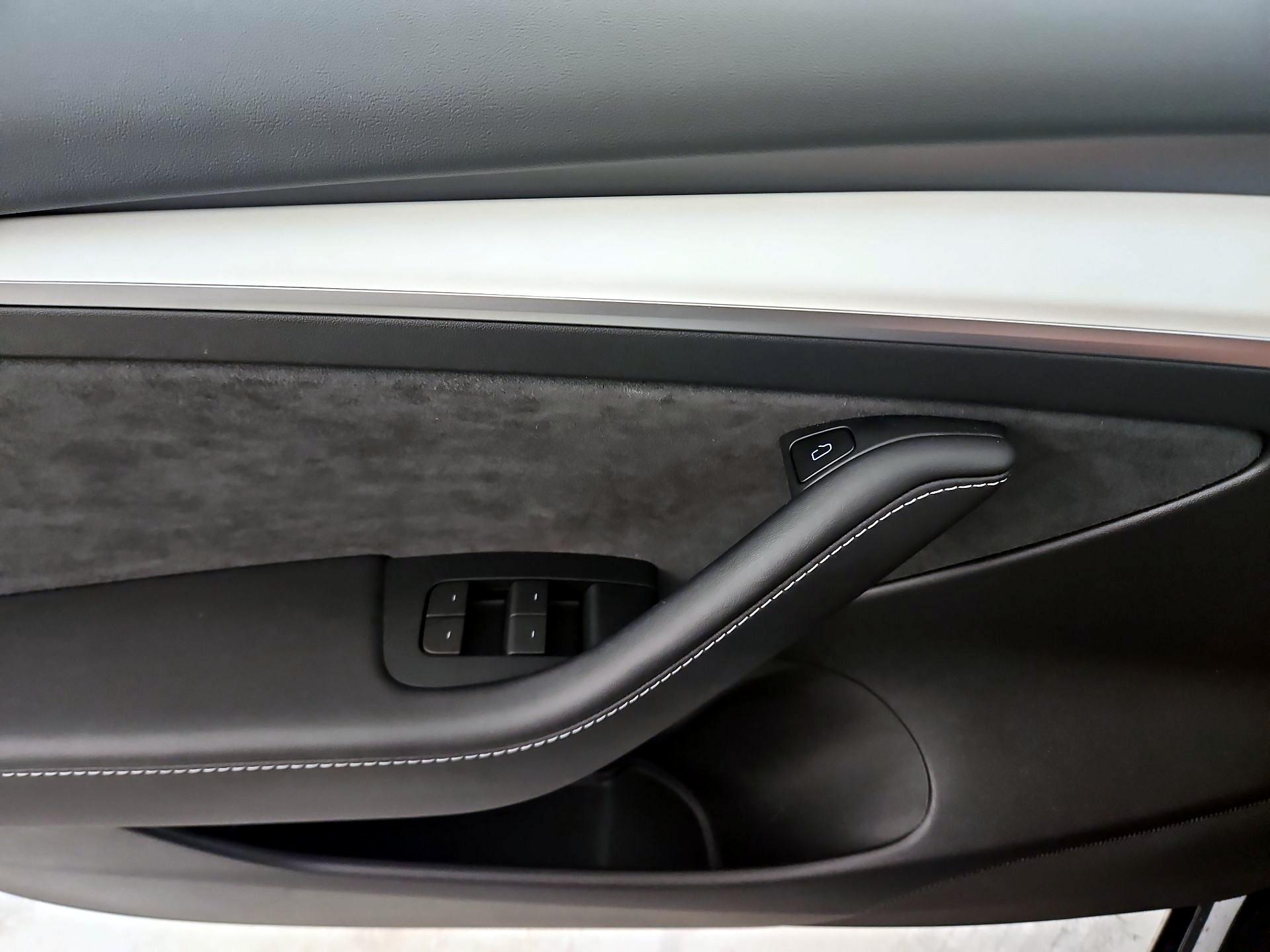 Thumbnail: 2023 Tesla Model 3 - 12