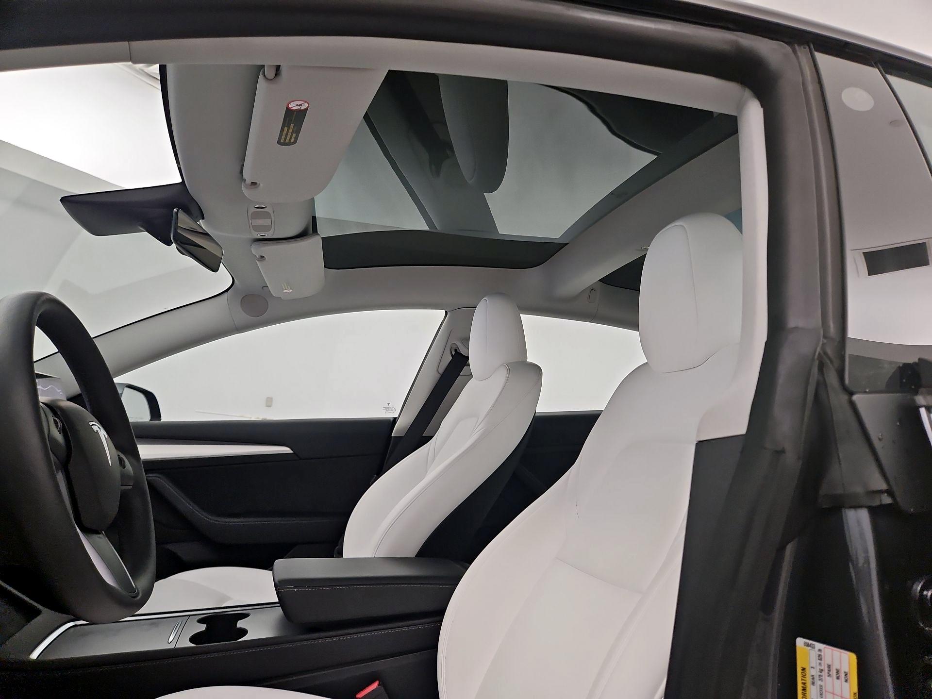 Thumbnail: 2023 Tesla Model 3 - 18