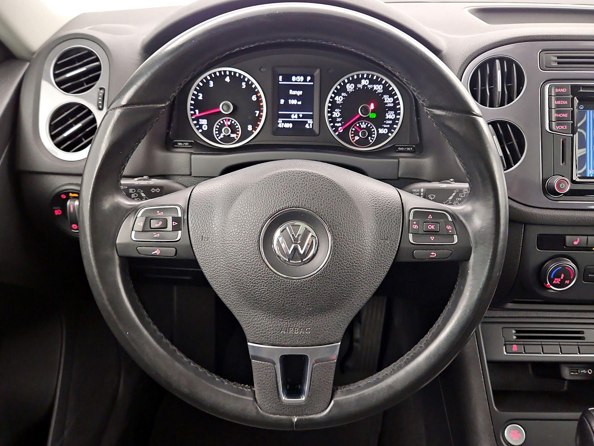 Thumbnail: 2016 Volkswagen Tiguan - 10