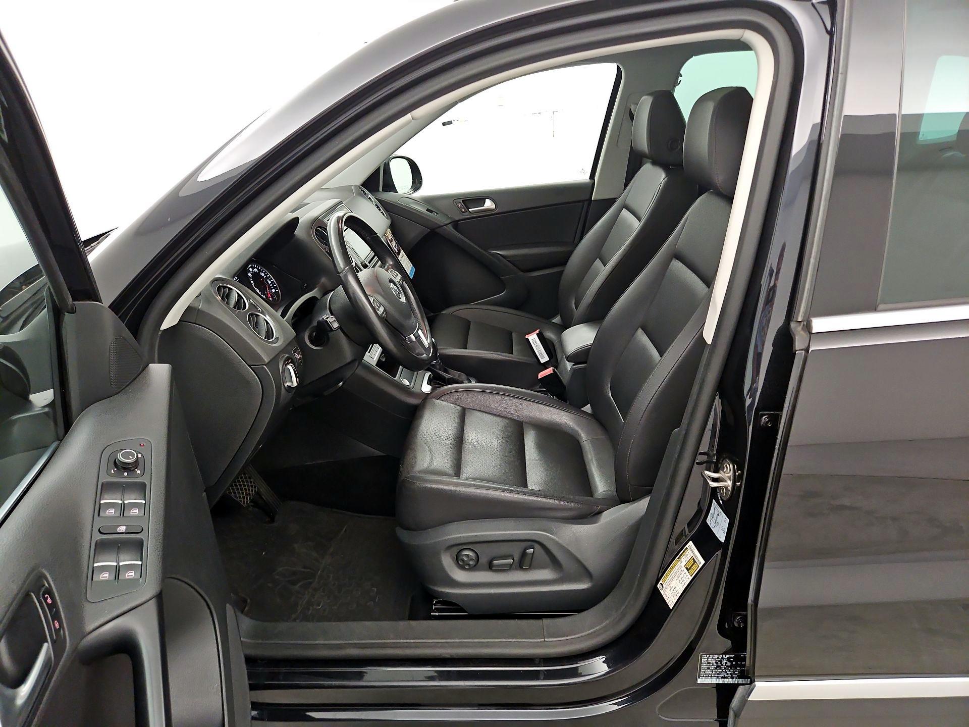 Thumbnail: 2016 Volkswagen Tiguan - 11