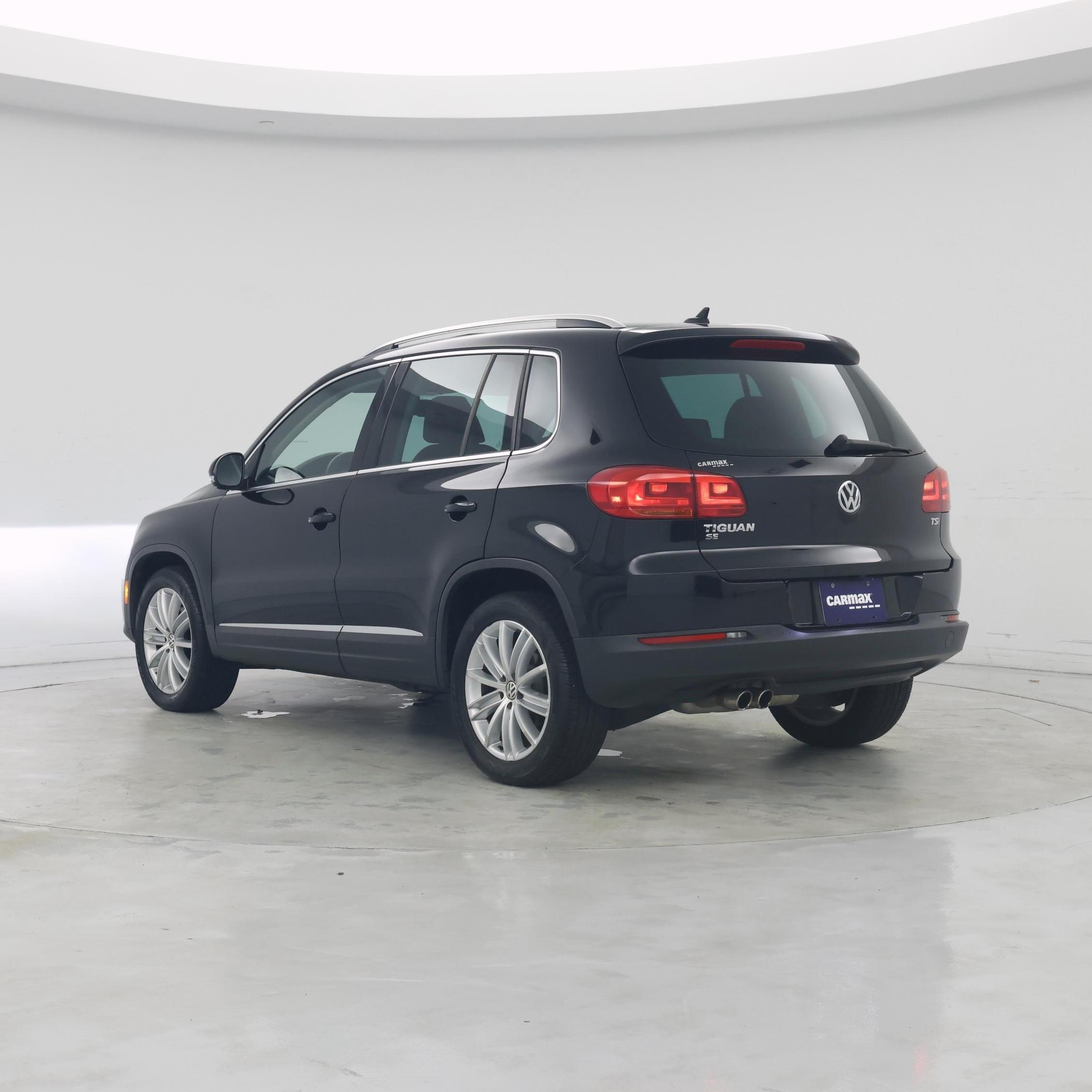 Thumbnail: 2016 Volkswagen Tiguan - 2