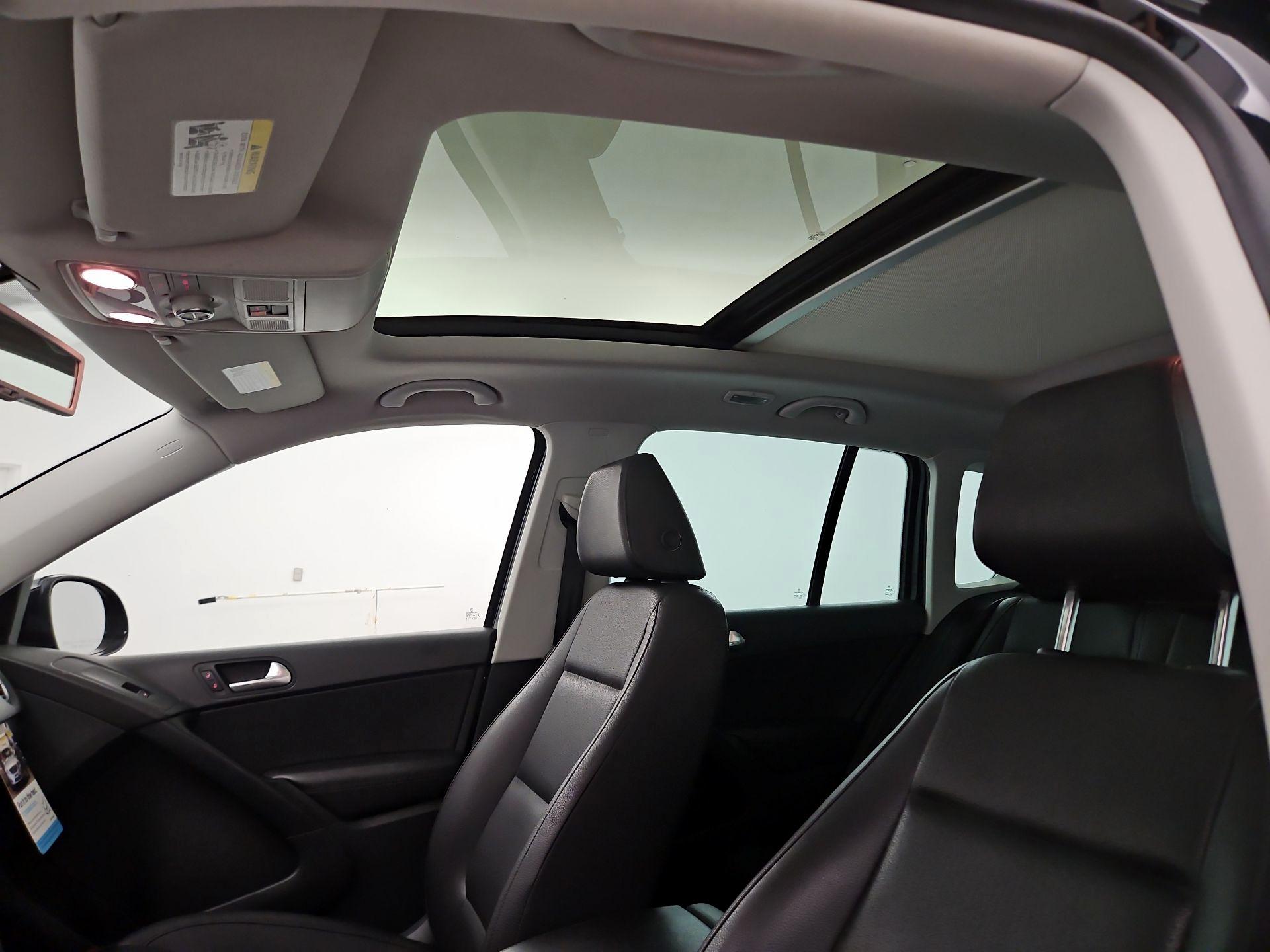 Thumbnail: 2016 Volkswagen Tiguan - 20