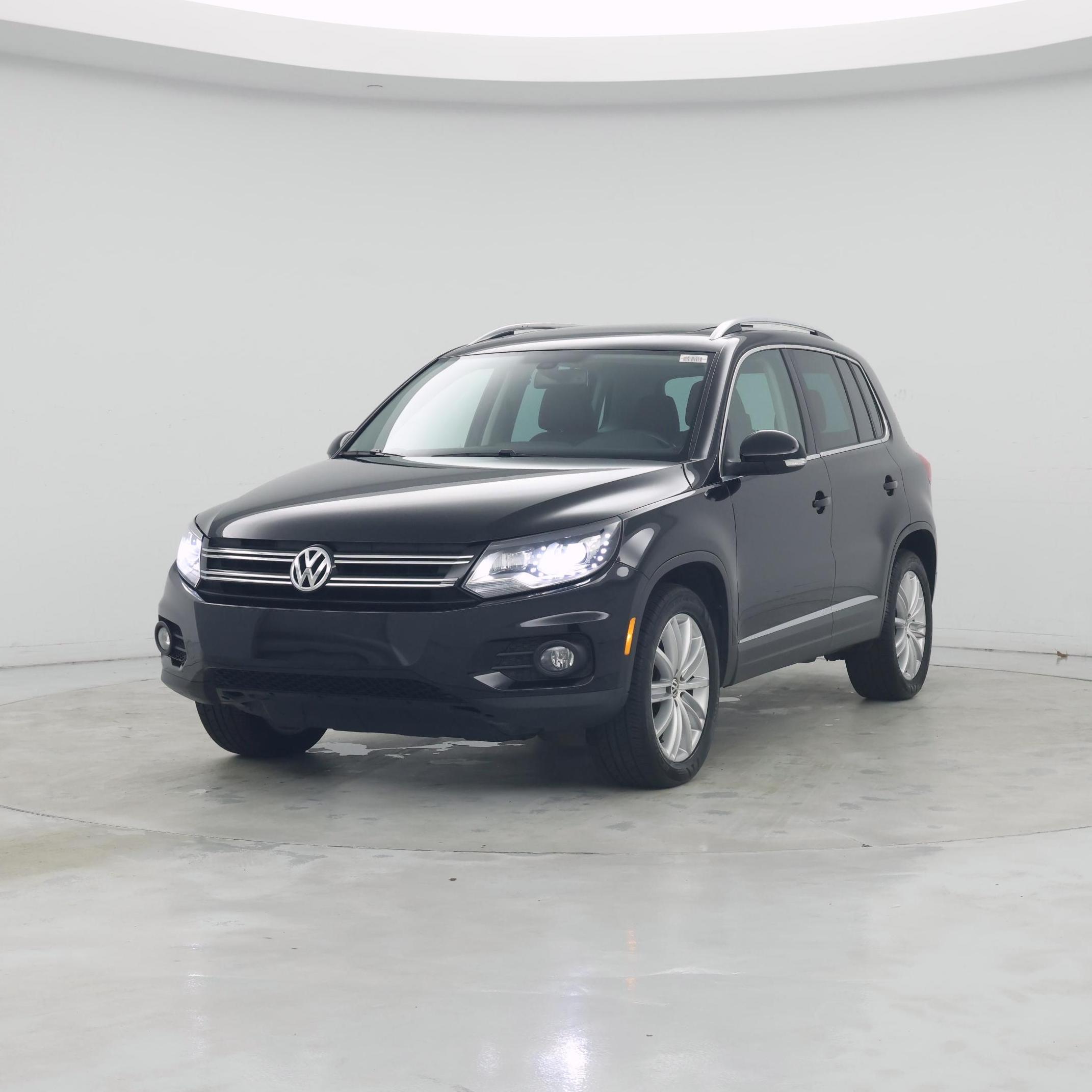 Thumbnail: 2016 Volkswagen Tiguan - 4