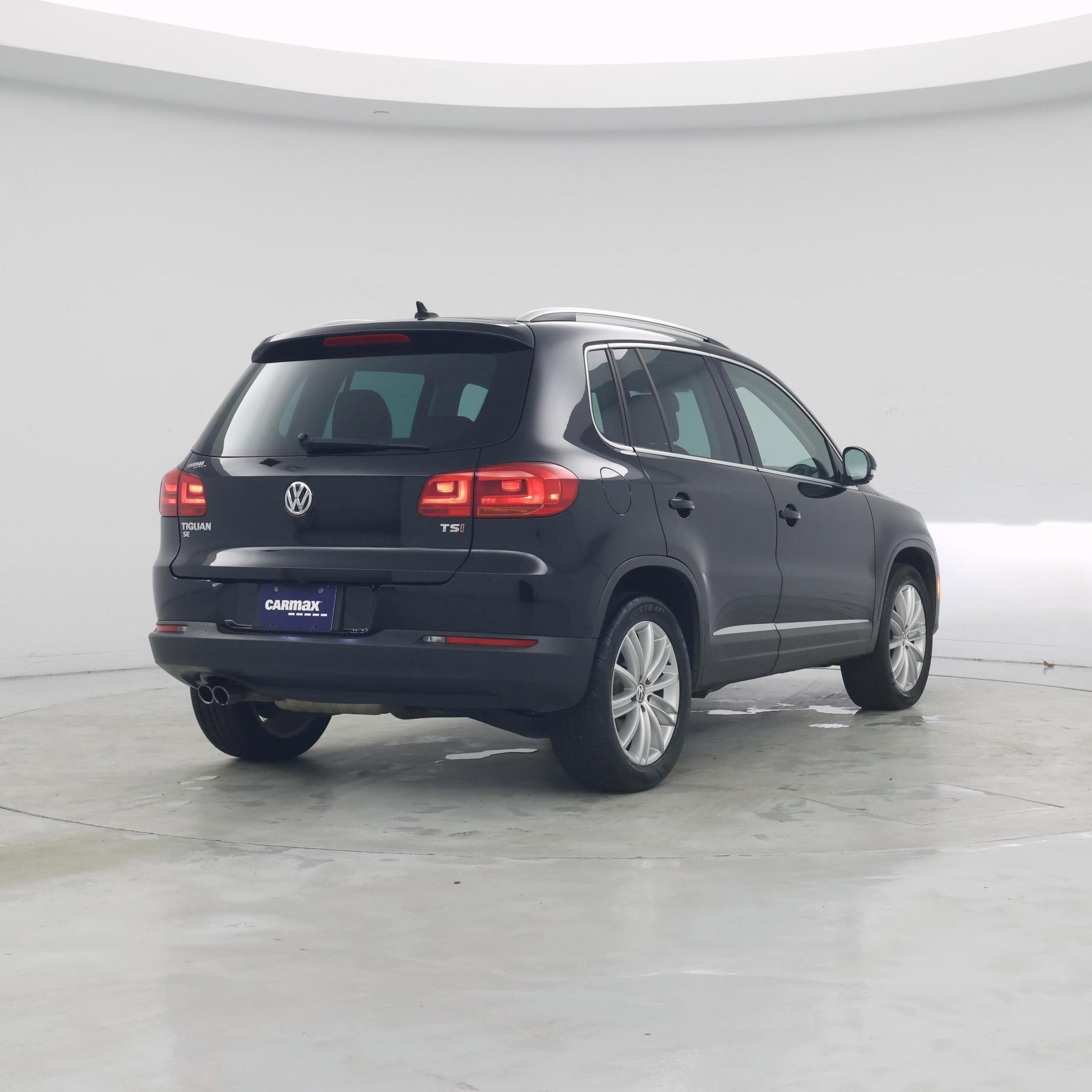 Thumbnail: 2016 Volkswagen Tiguan - 8