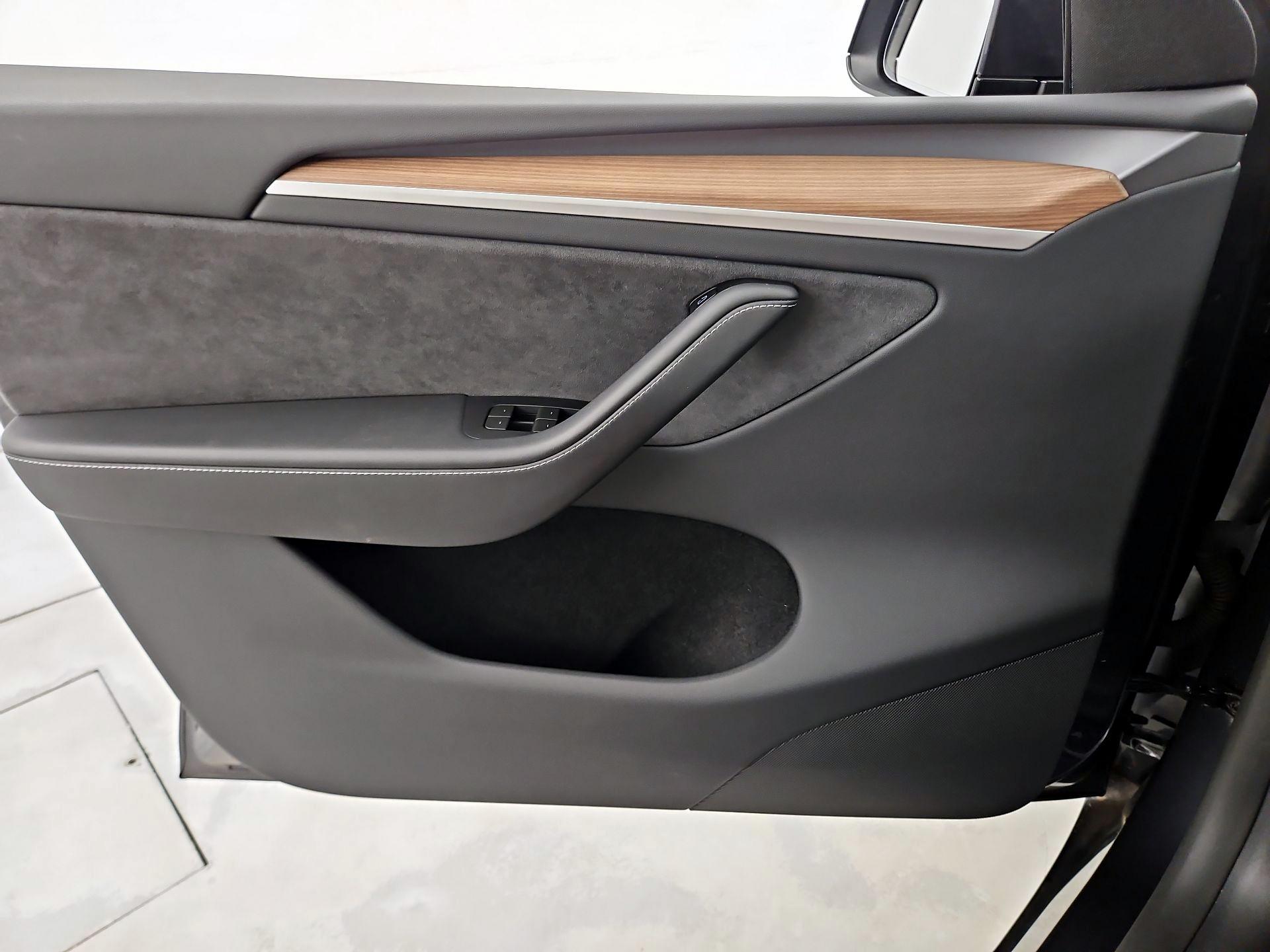 Thumbnail: 2025 Tesla Model Y - 12
