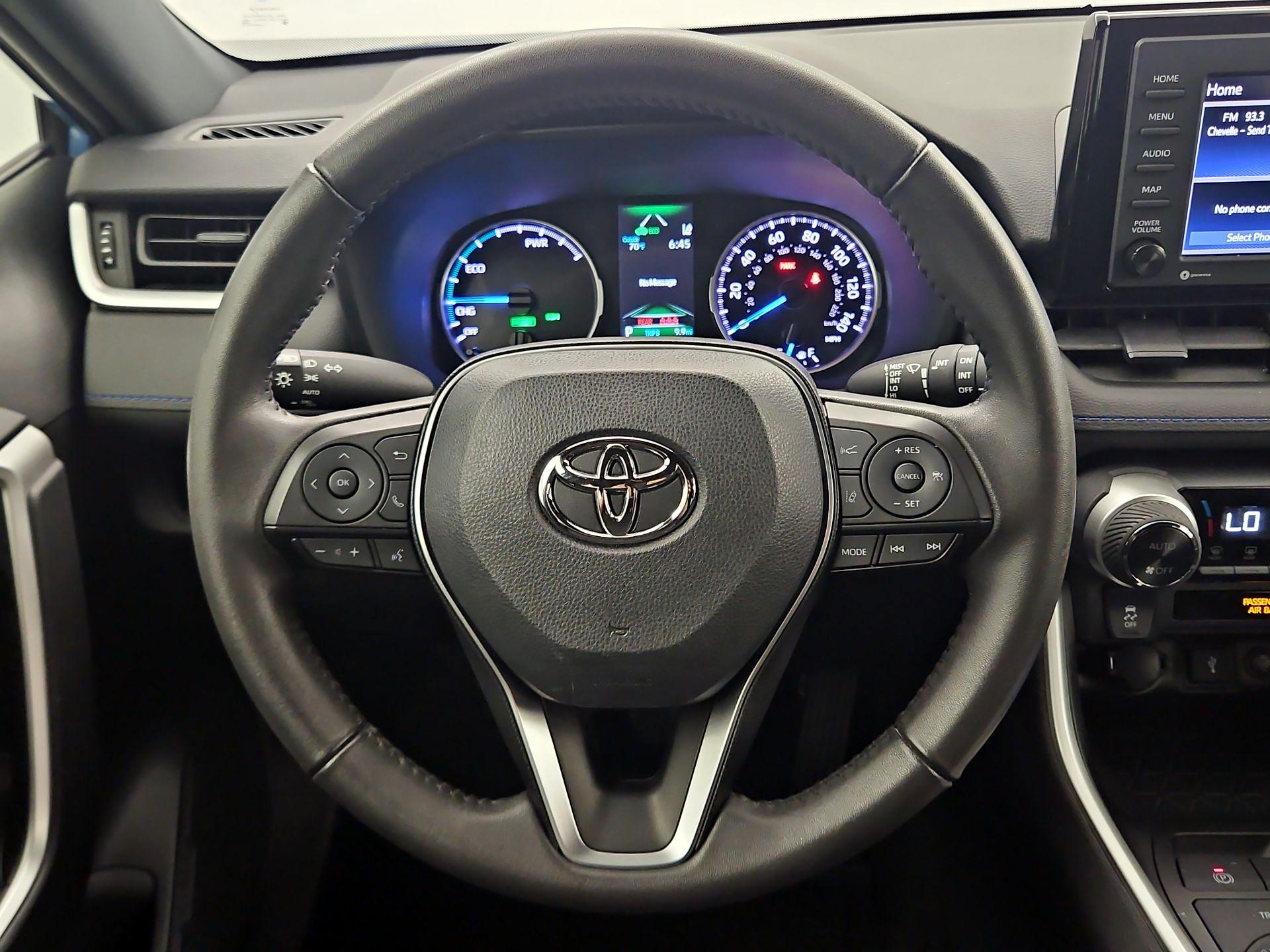 Thumbnail: 2022 Toyota RAV4 - 10