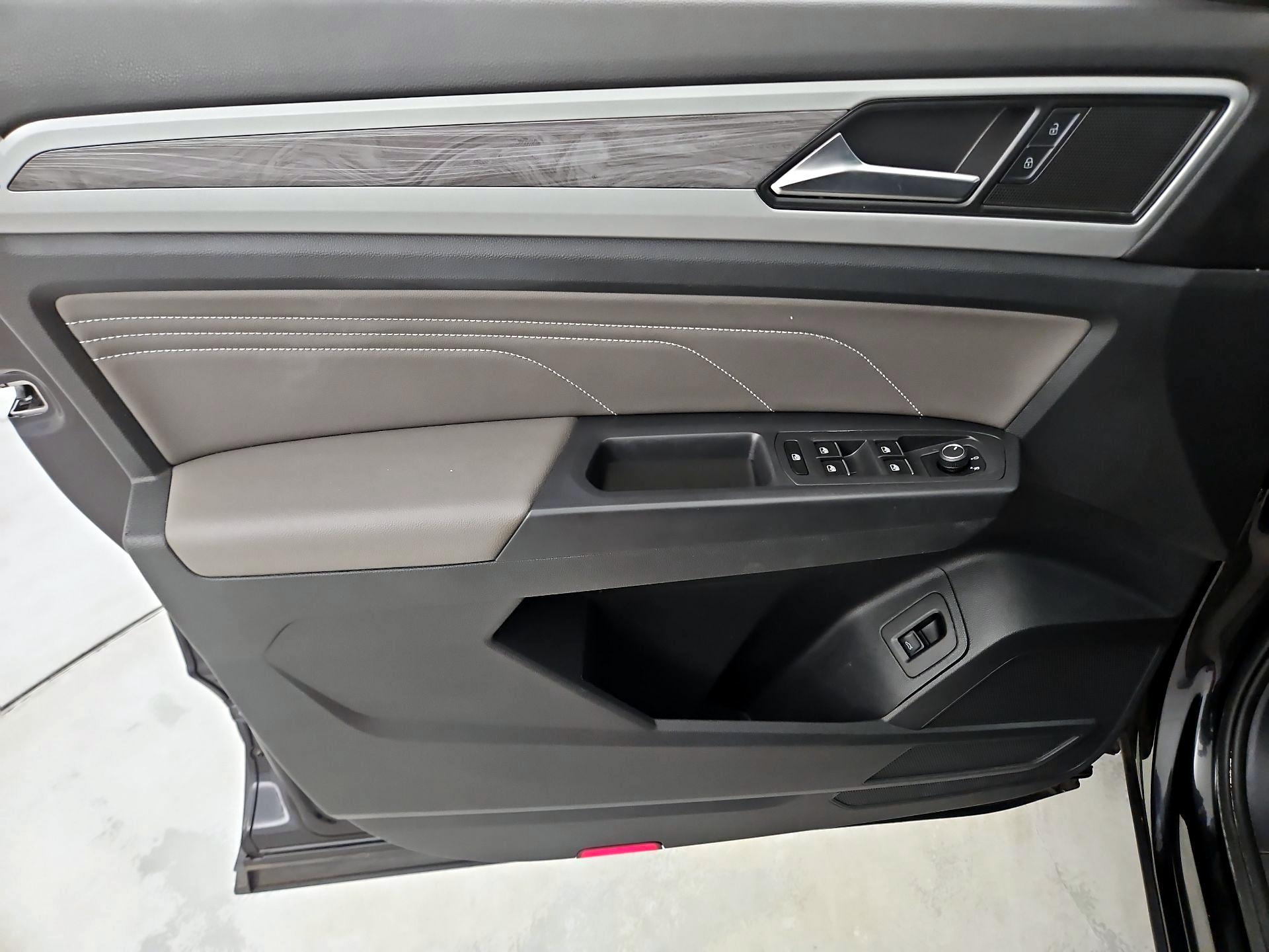 Thumbnail: 2021 Volkswagen Atlas - 12