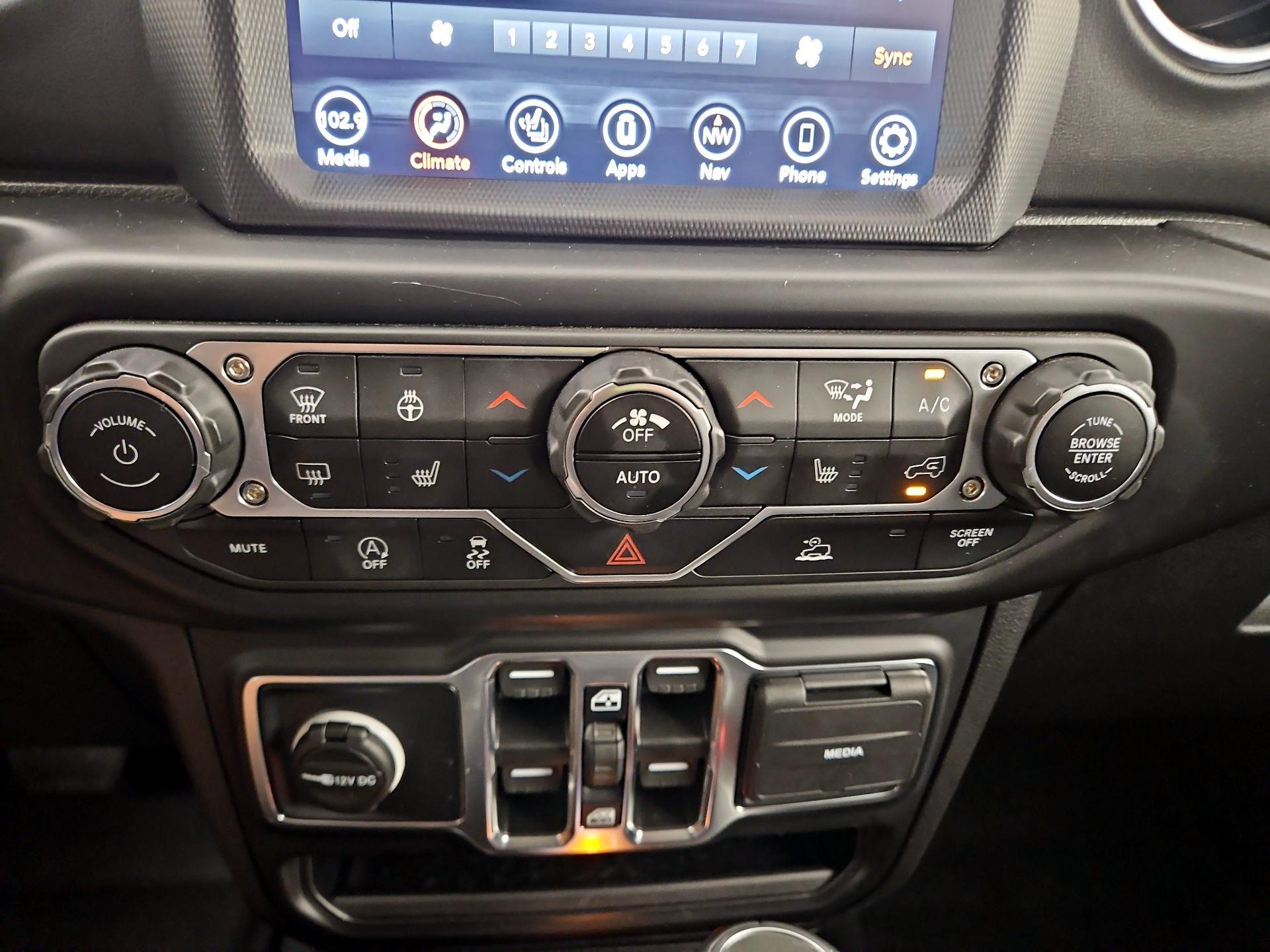 Thumbnail: 2022 Jeep Gladiator - 17