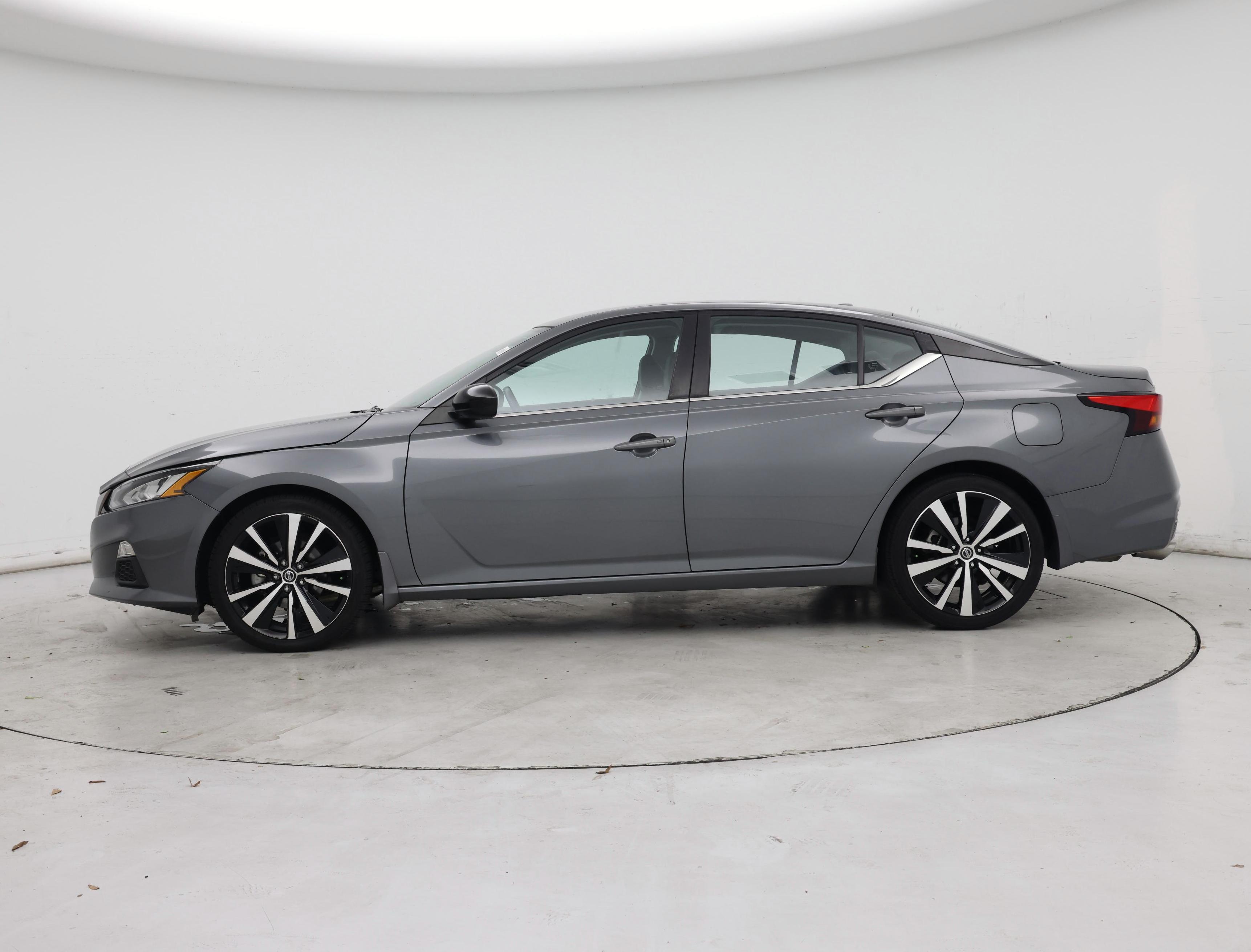 Thumbnail: 2021 Nissan Altima - 3