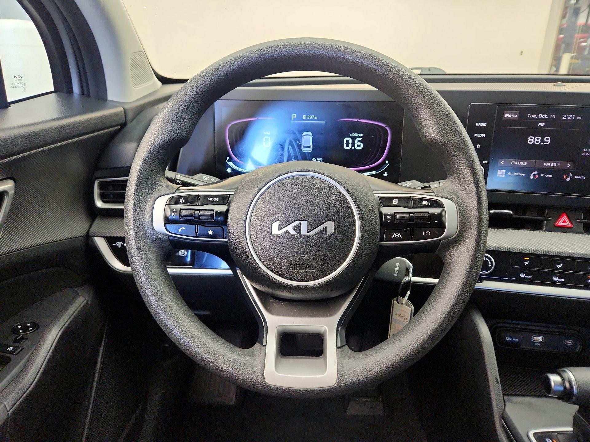 Thumbnail: 2023 Kia Sportage - 10