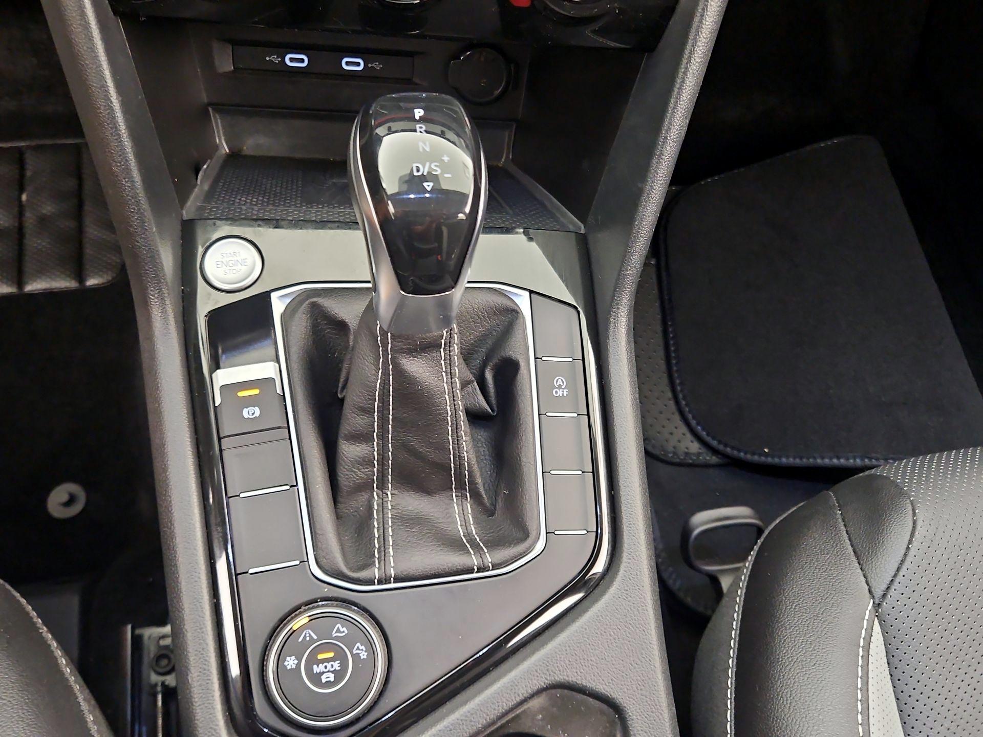 Thumbnail: 2022 Volkswagen Taos - 17