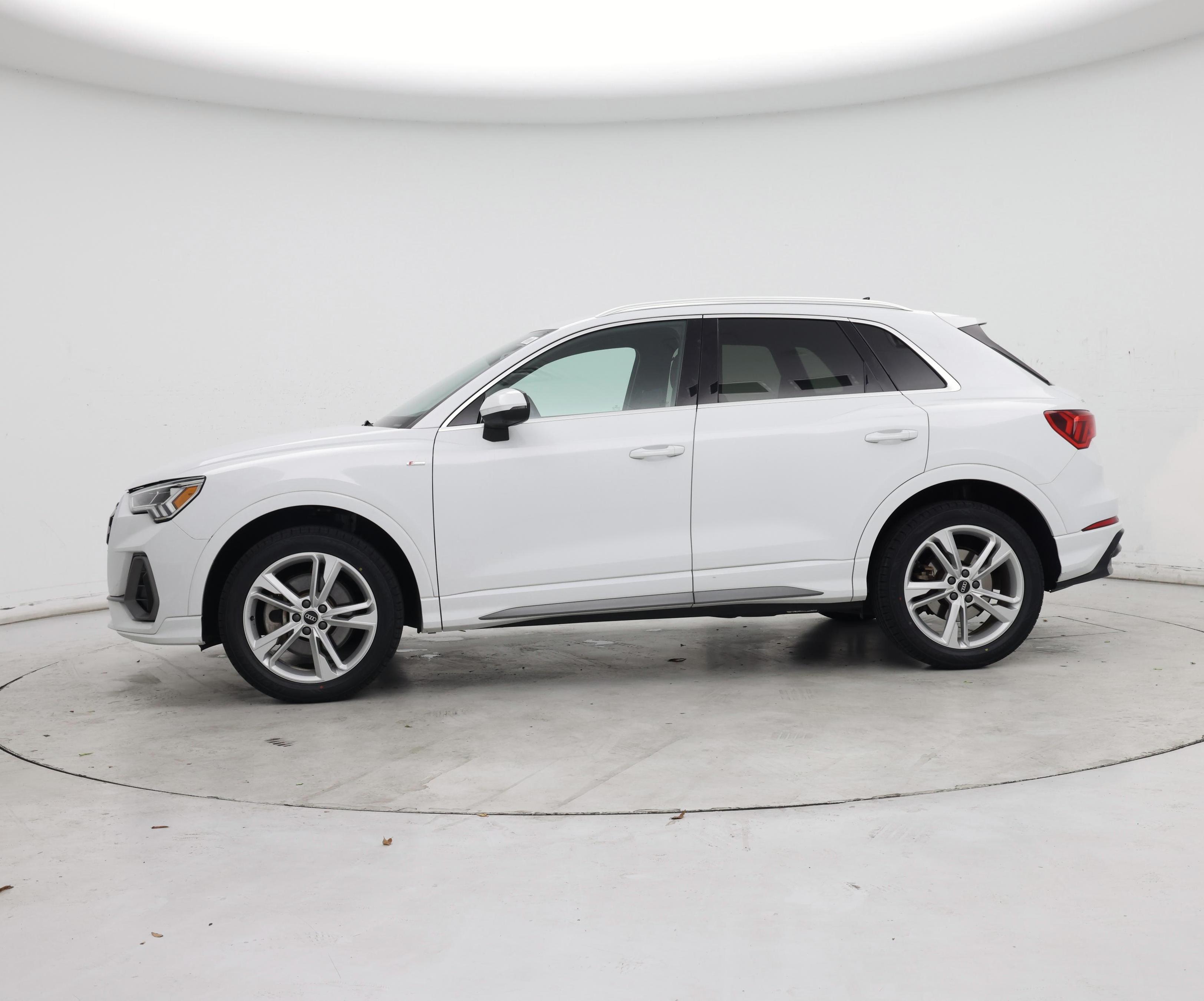 Thumbnail: 2022 Audi Q3 - 3