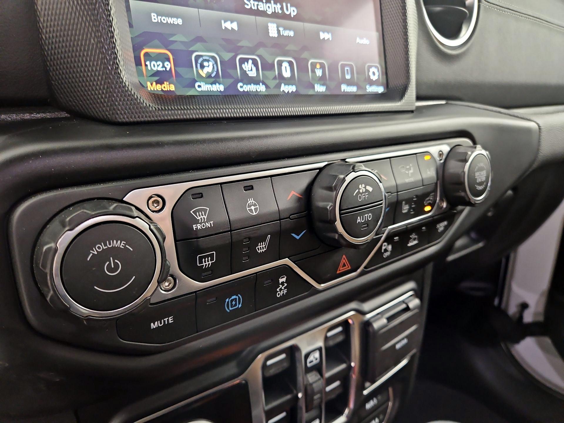 Thumbnail: 2021 Jeep Wrangler - 16