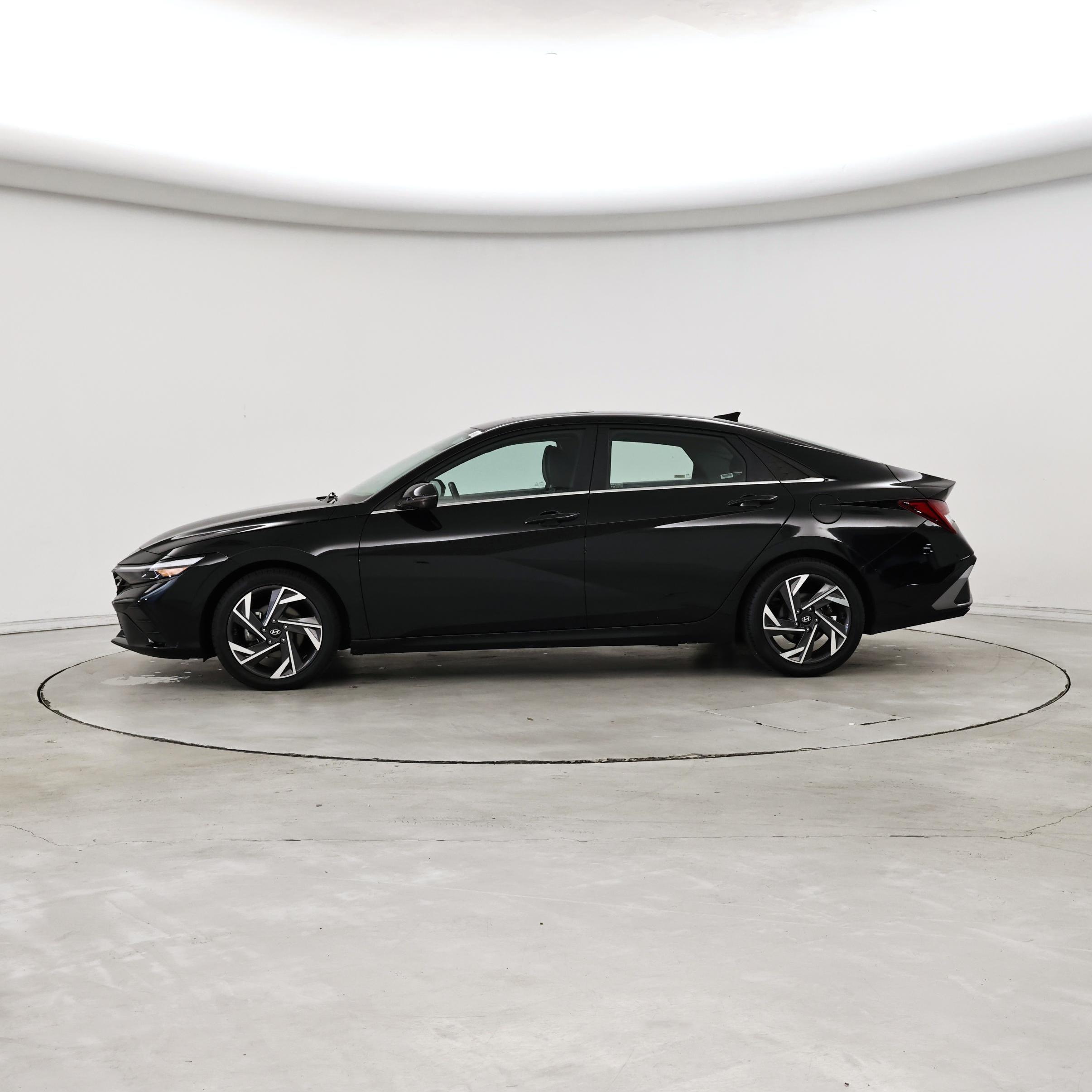 Thumbnail: 2024 Hyundai Elantra - 3