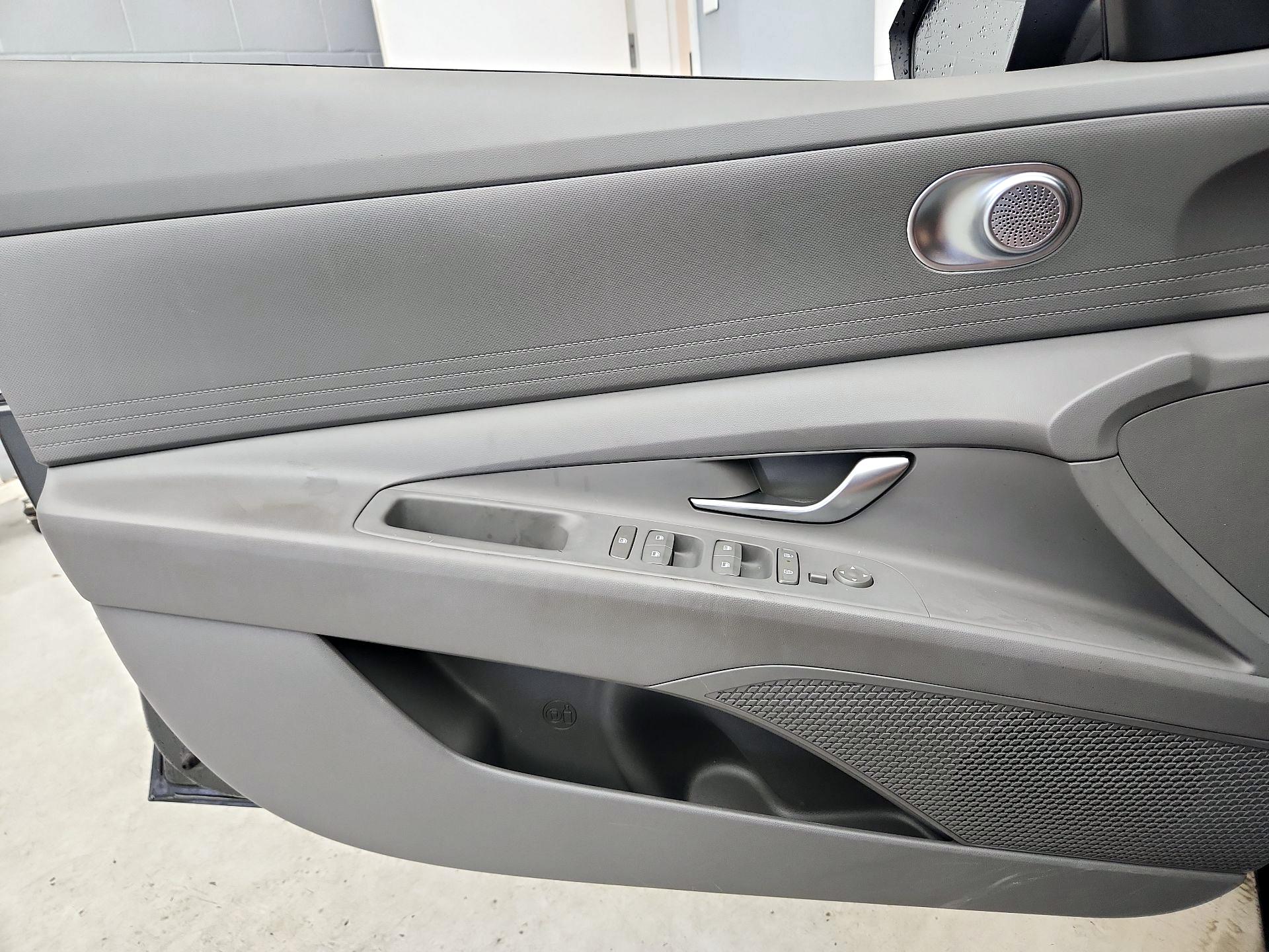 Thumbnail: 2024 Hyundai Elantra - 12