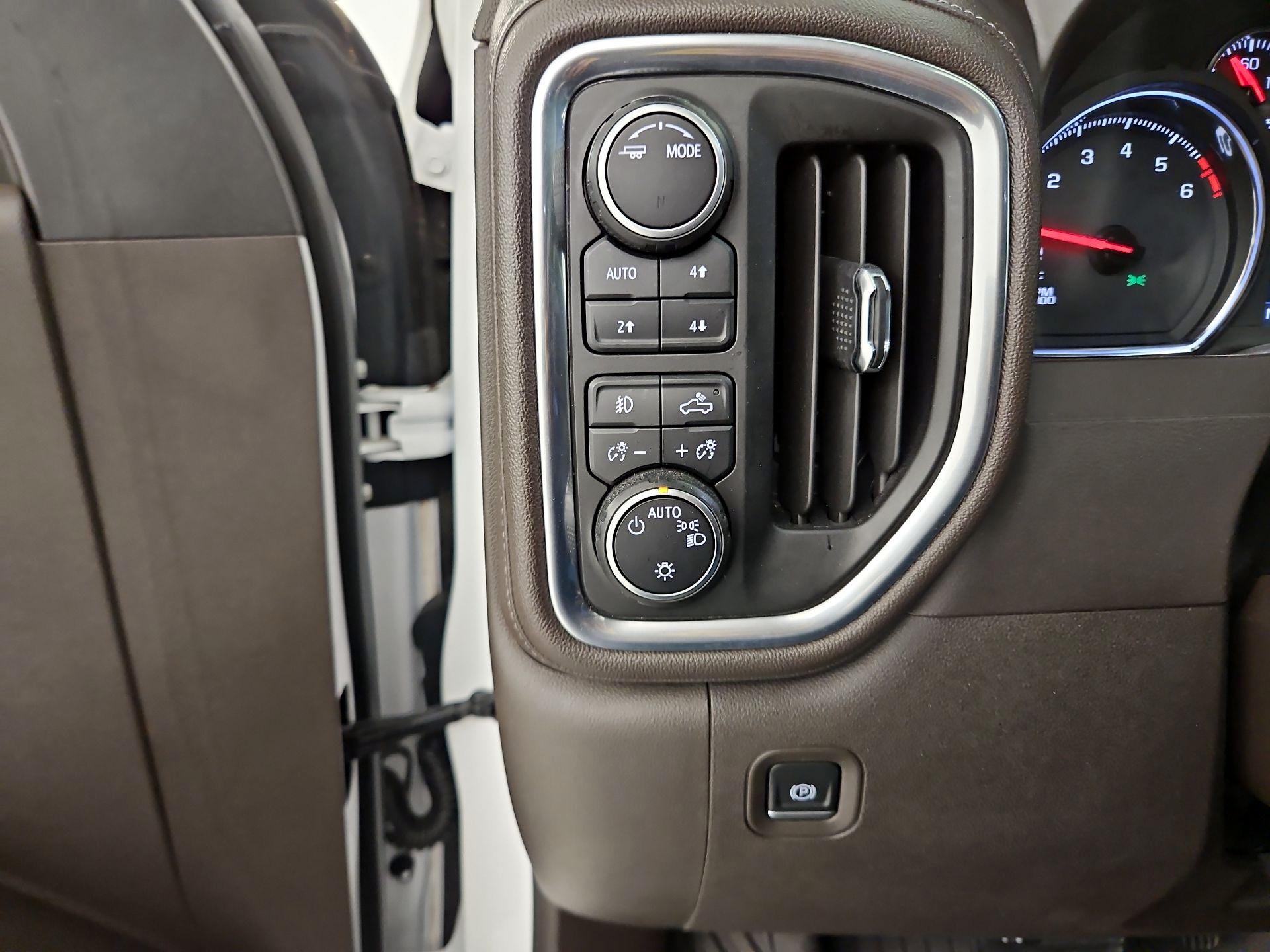 Thumbnail: 2020 Chevrolet Silverado 1500 - 13