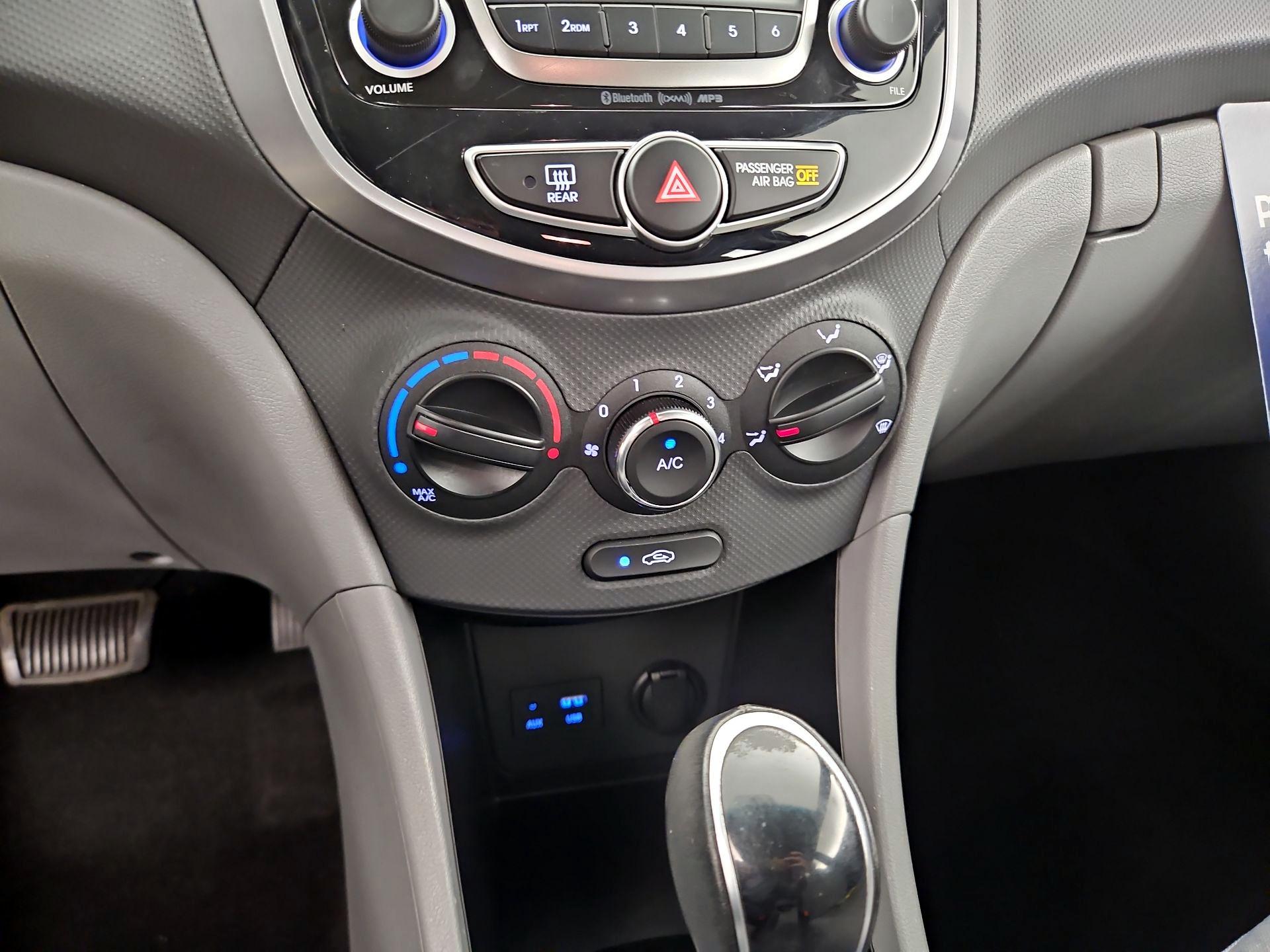 Thumbnail: 2015 Hyundai Accent - 15