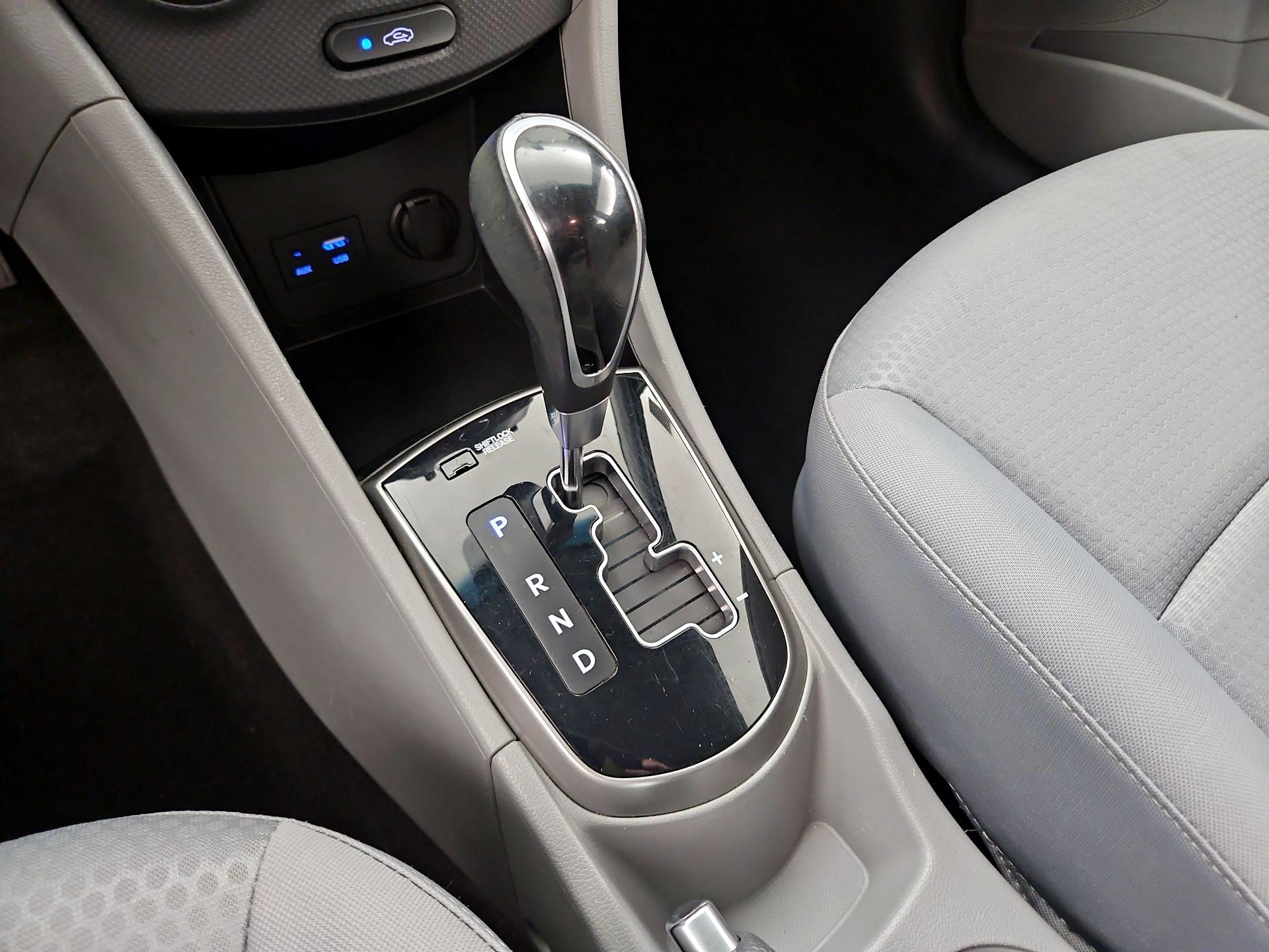 Thumbnail: 2015 Hyundai Accent - 16