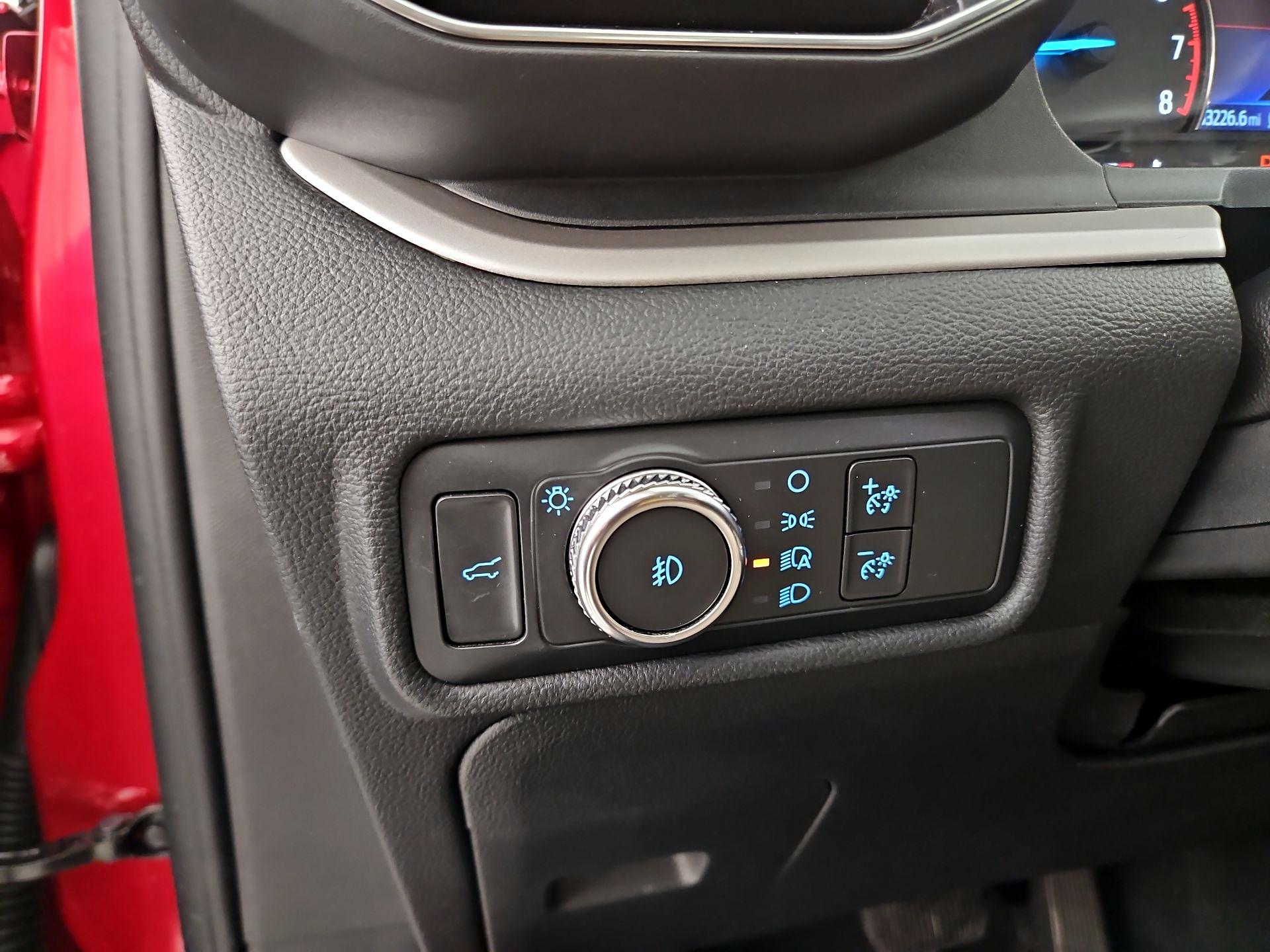 Thumbnail: 2020 Ford Explorer - 13