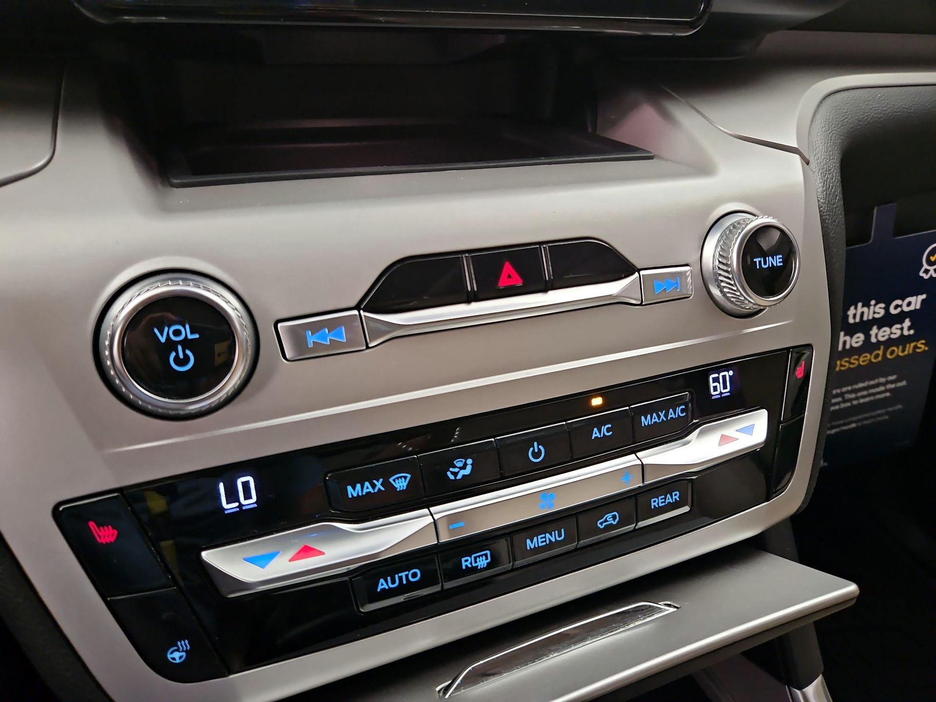 Thumbnail: 2020 Ford Explorer - 17