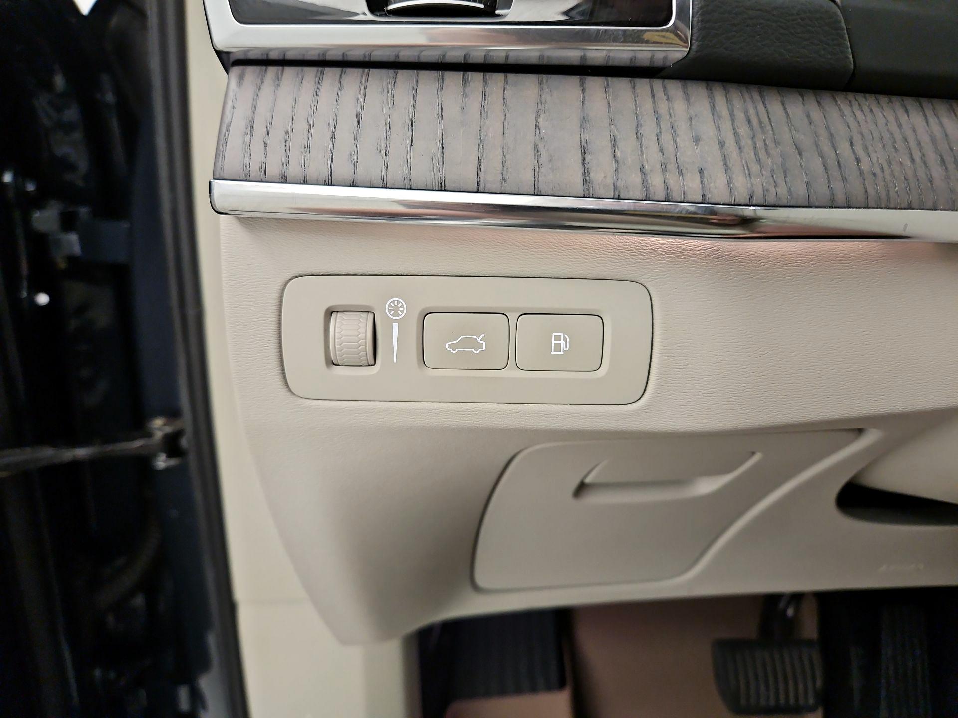 Thumbnail: 2021 Volvo XC90 - 13