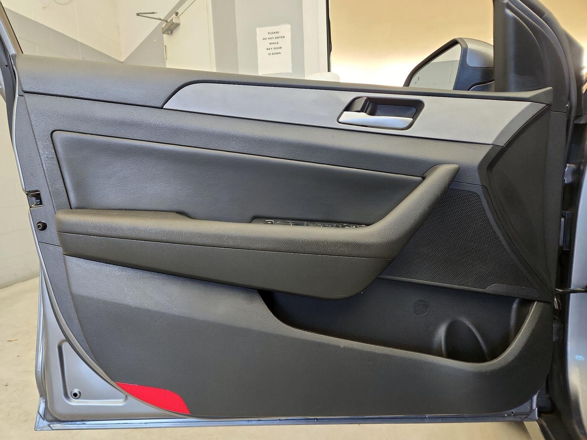 Thumbnail: 2018 Hyundai Sonata - 12