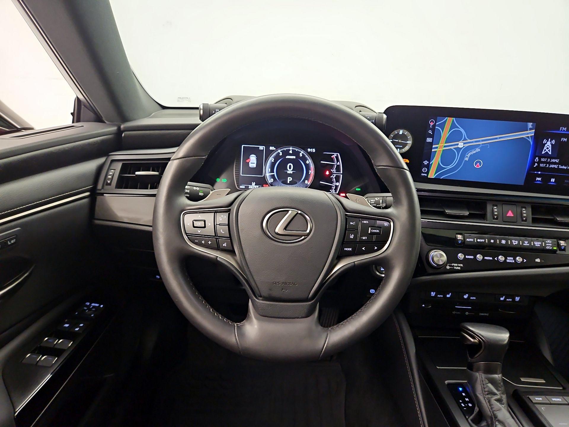 Thumbnail: 2022 Lexus ES - 10
