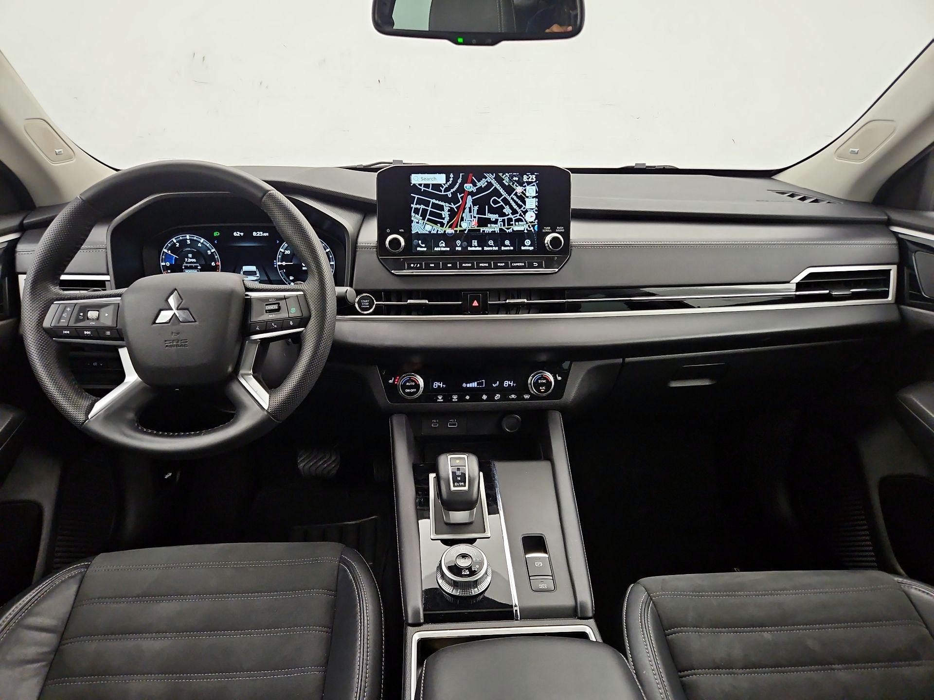 Thumbnail: 2023 Mitsubishi Outlander - 9