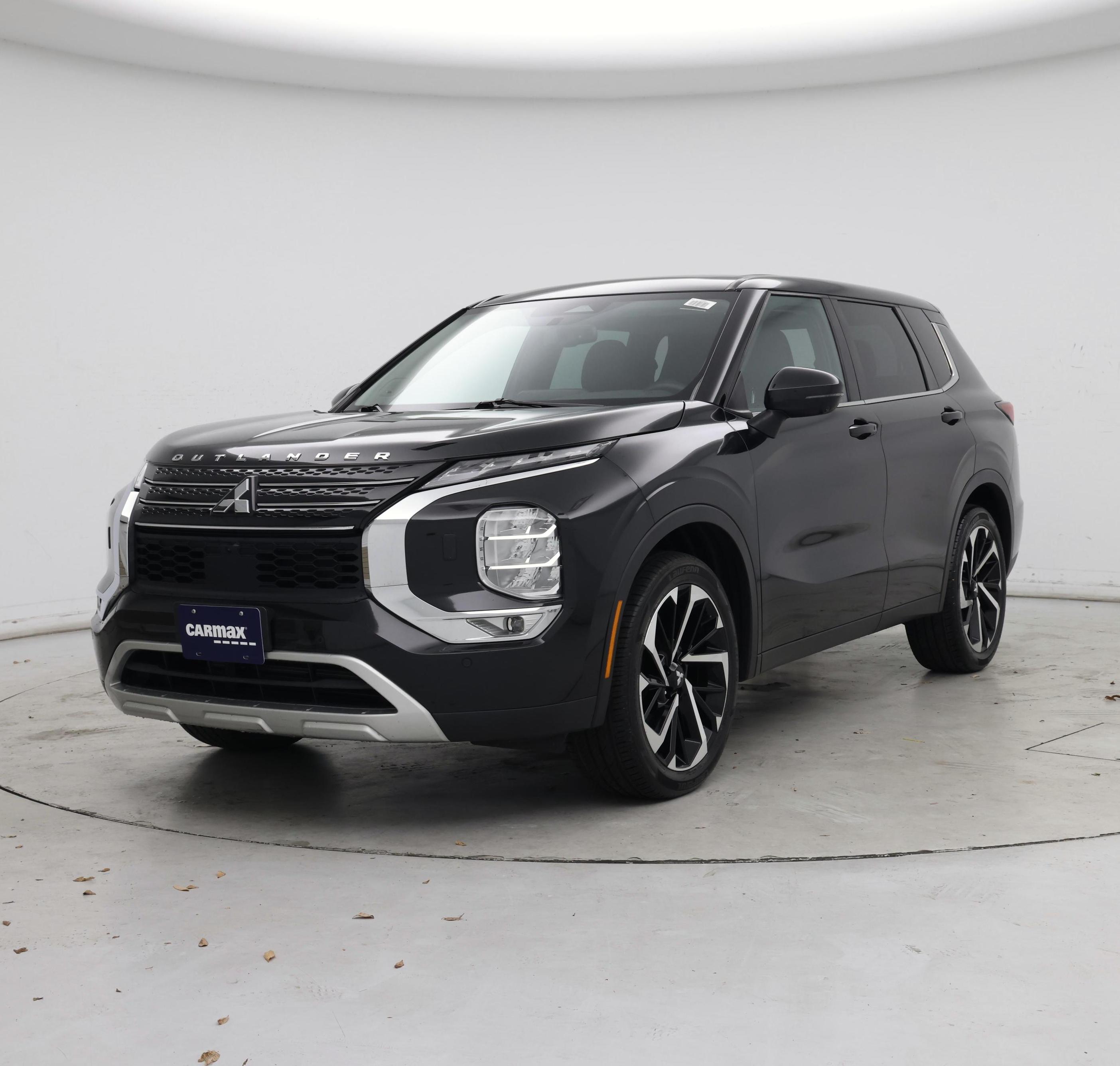 Thumbnail: 2023 Mitsubishi Outlander - 4