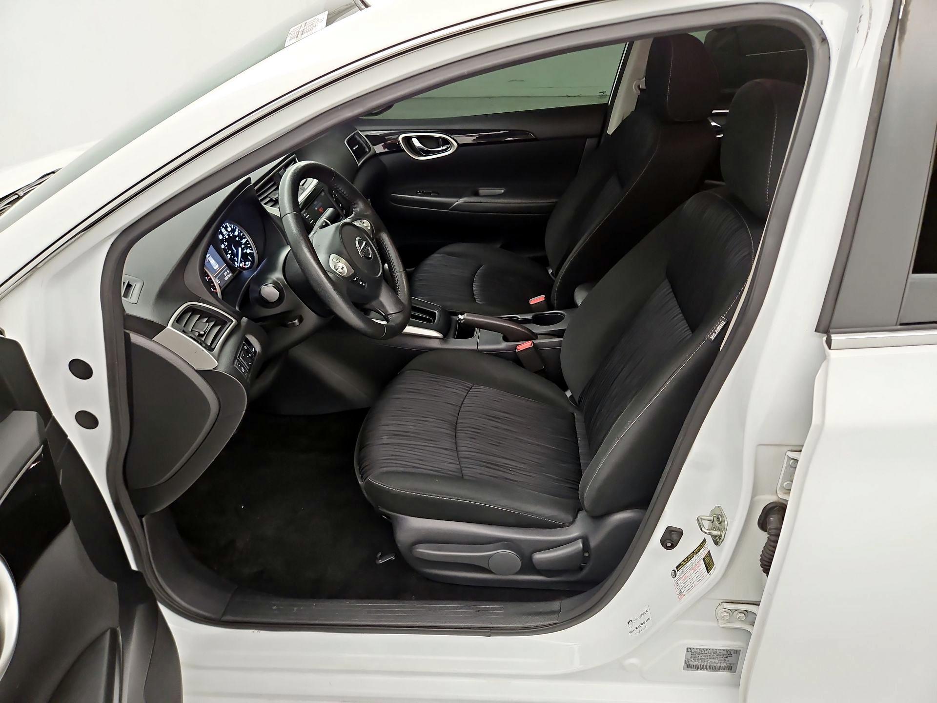 Thumbnail: 2019 Nissan Sentra - 11