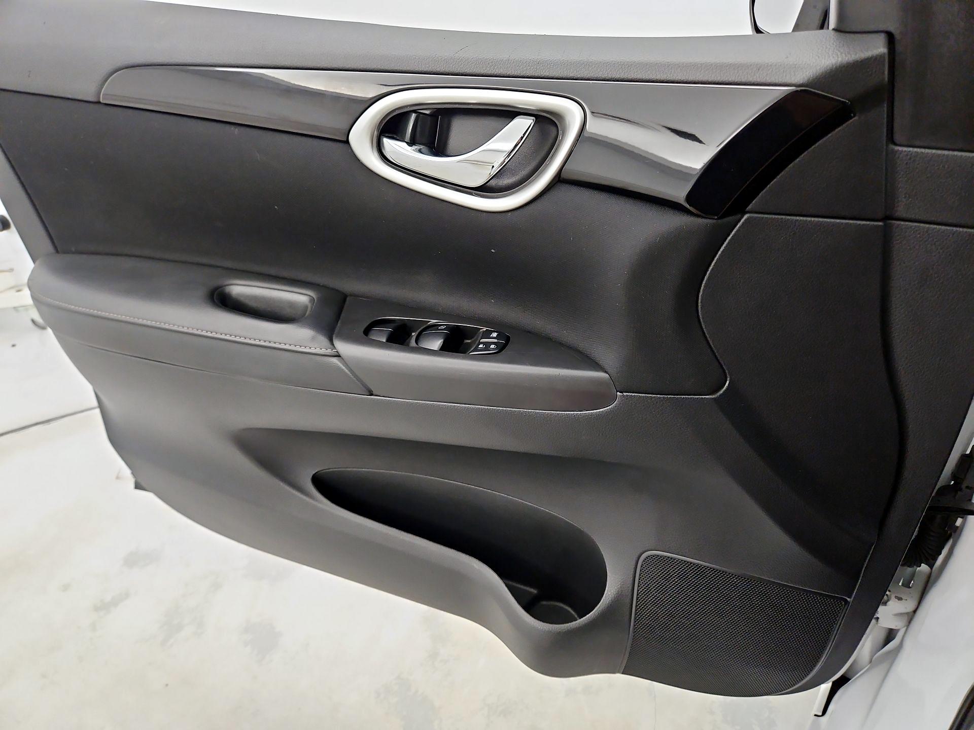 Thumbnail: 2019 Nissan Sentra - 12