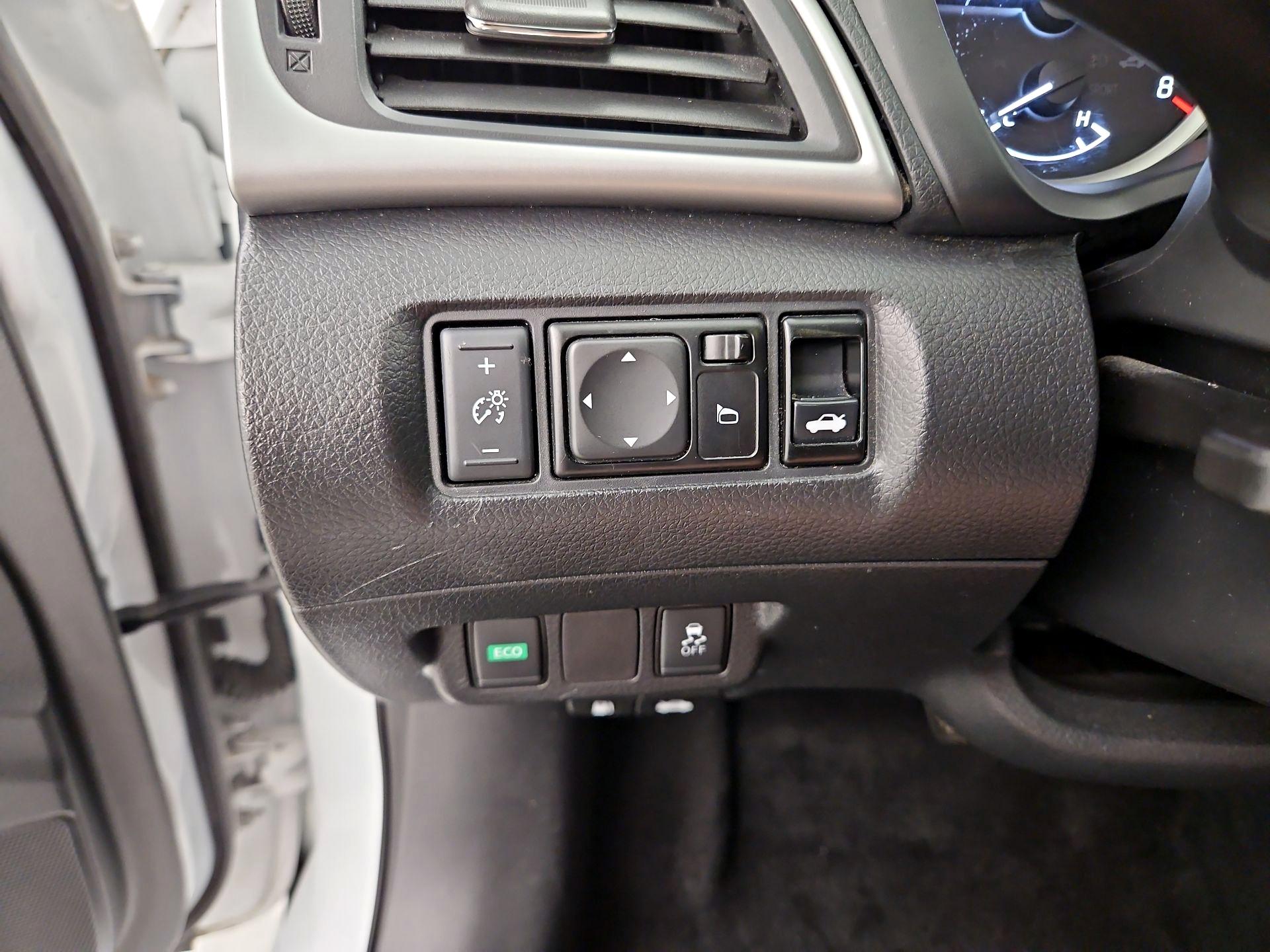 Thumbnail: 2019 Nissan Sentra - 13