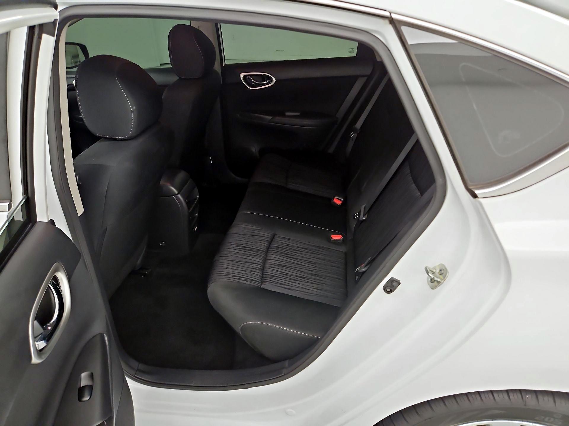 Thumbnail: 2019 Nissan Sentra - 18