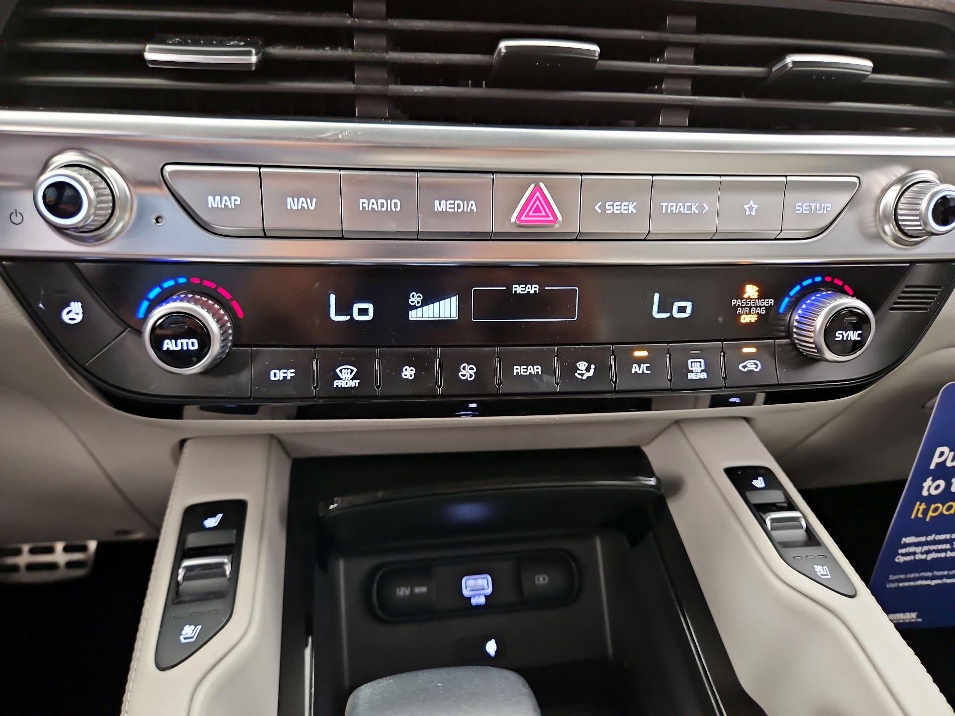 Thumbnail: 2020 Kia Telluride - 17