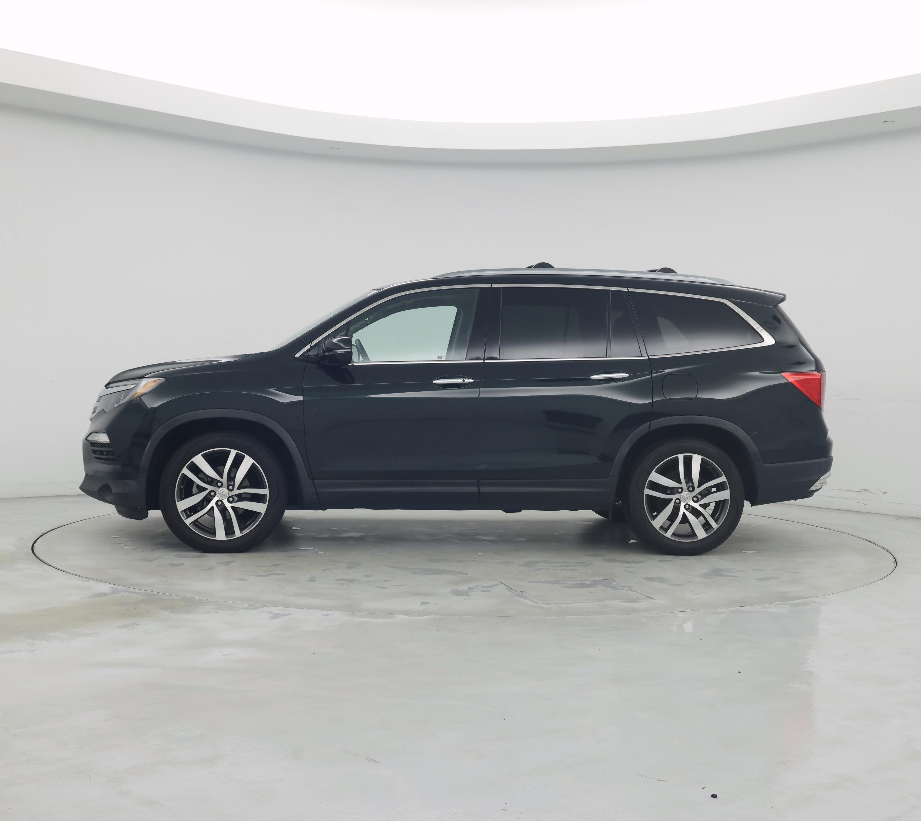 Thumbnail: 2016 Honda Pilot - 3