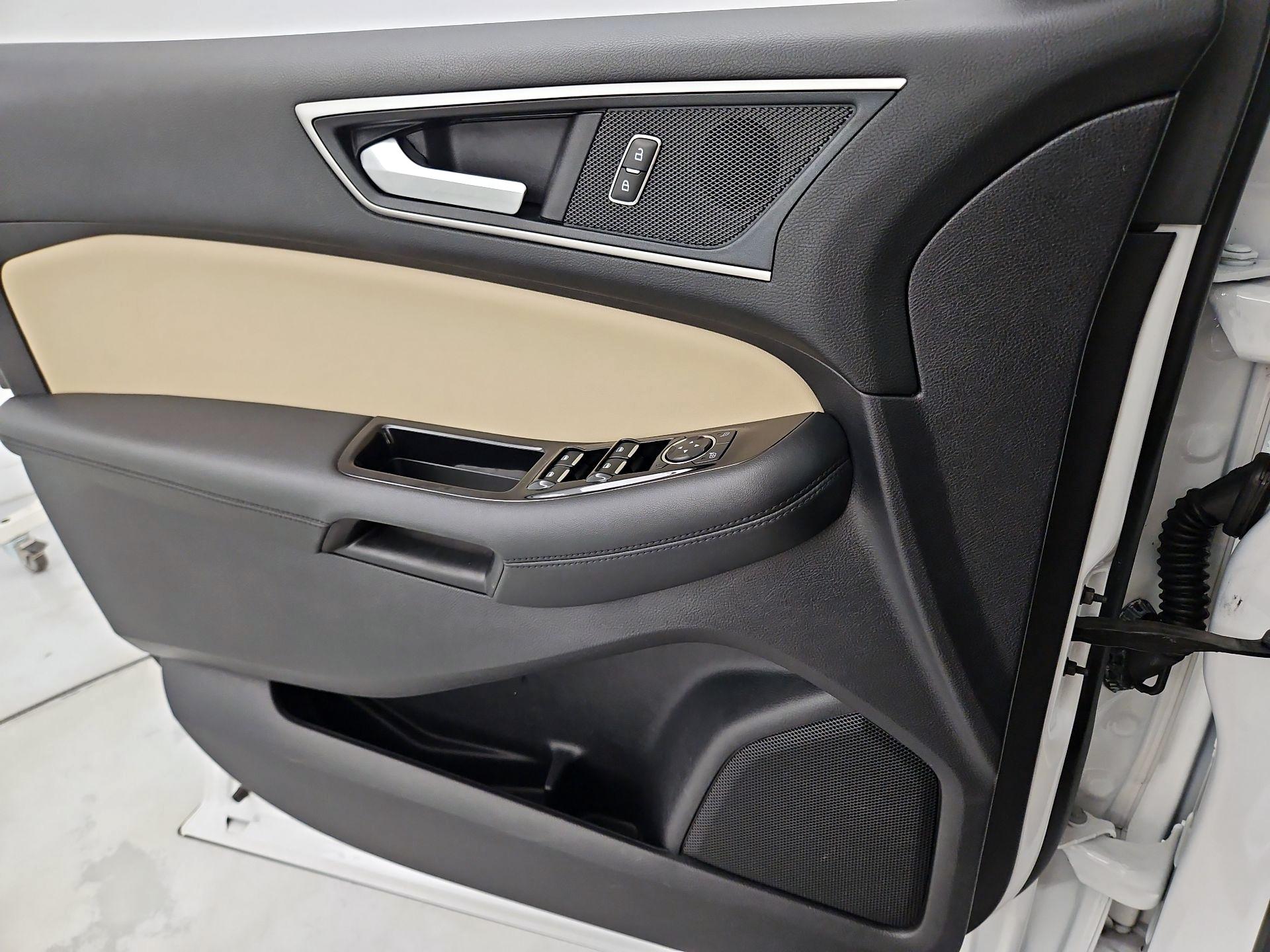 Thumbnail: 2020 Ford Edge - 12