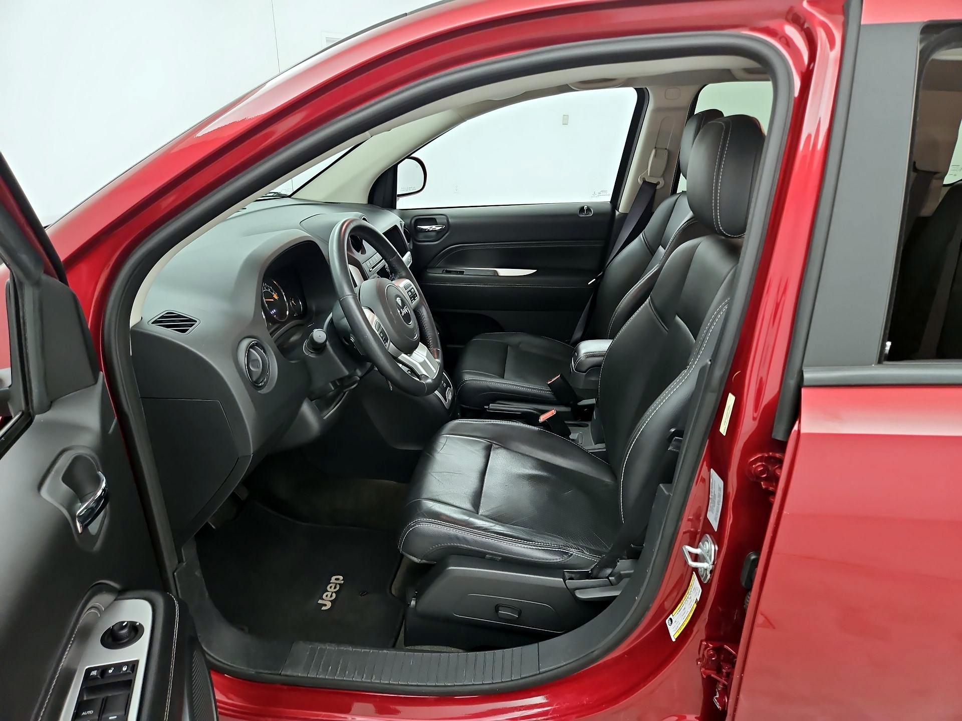 Thumbnail: 2016 Jeep Compass - 11