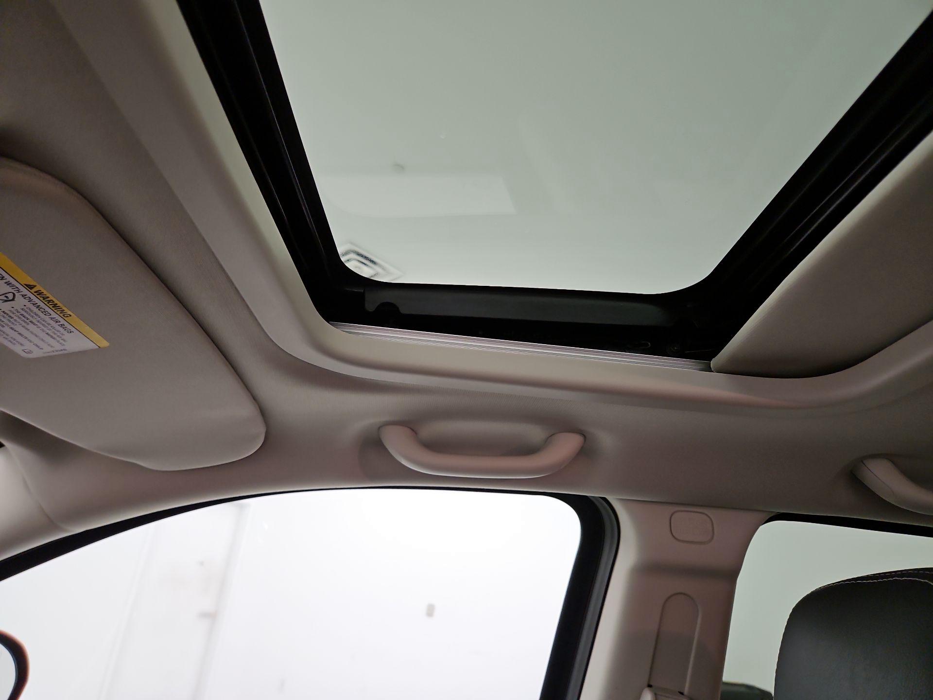 Thumbnail: 2016 Jeep Compass - 16