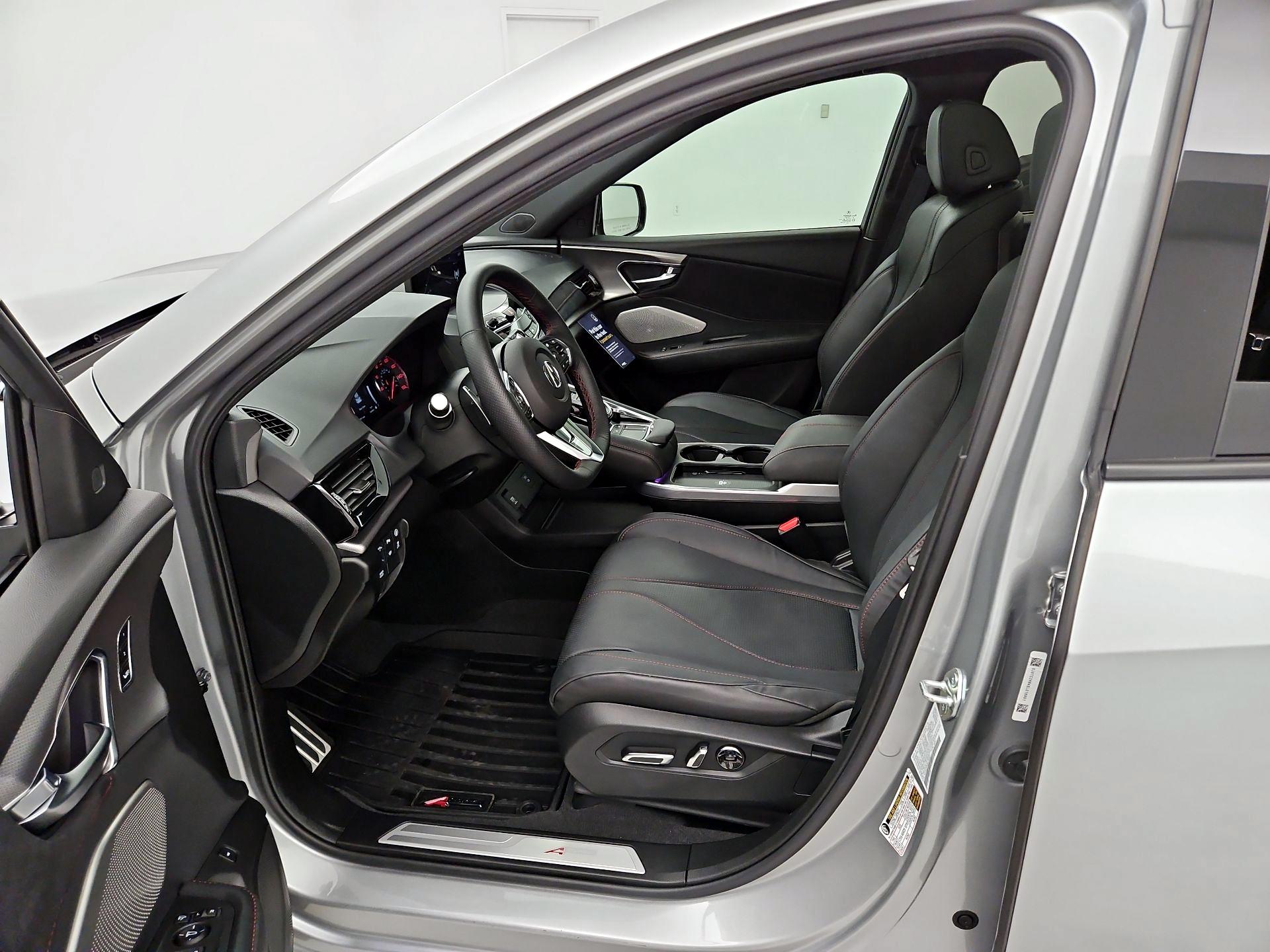 Thumbnail: 2025 Acura RDX - 11