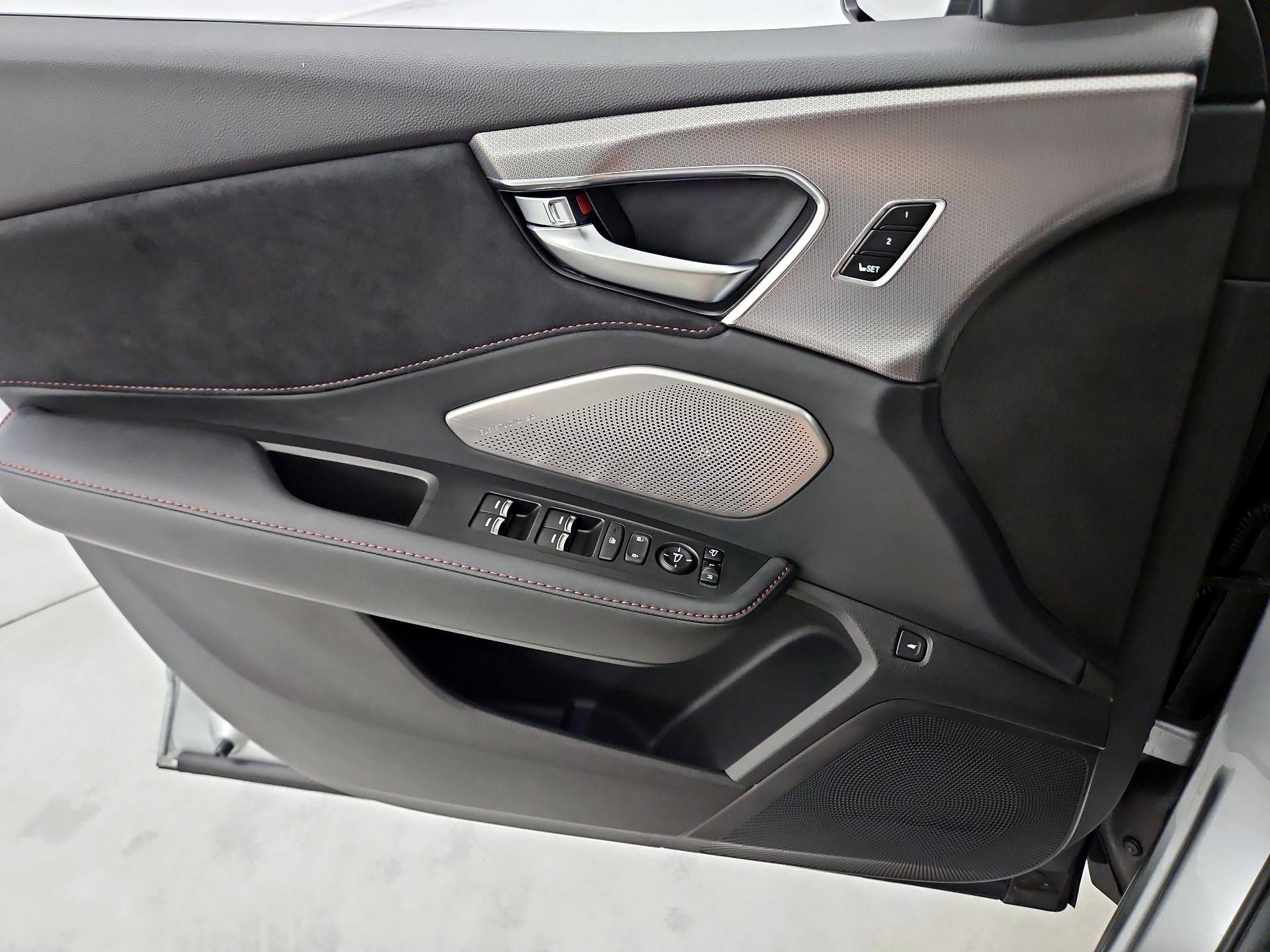 Thumbnail: 2025 Acura RDX - 12