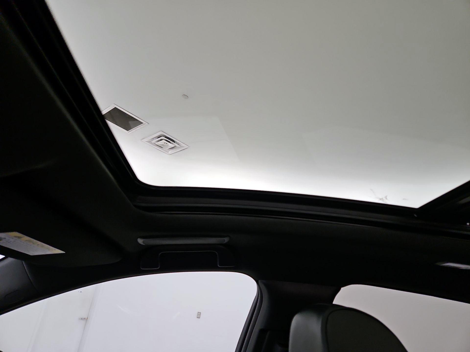 Thumbnail: 2025 Acura RDX - 19