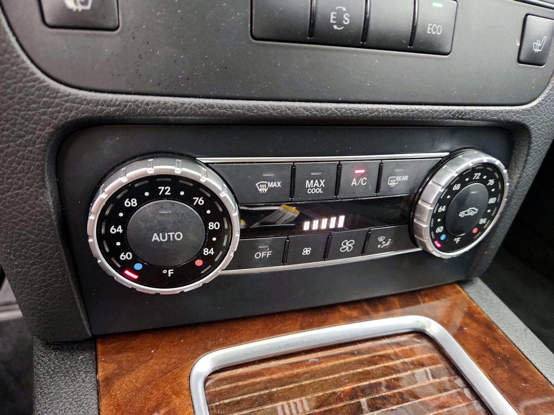 Thumbnail: 2015 Mercedes-Benz GLK - 17