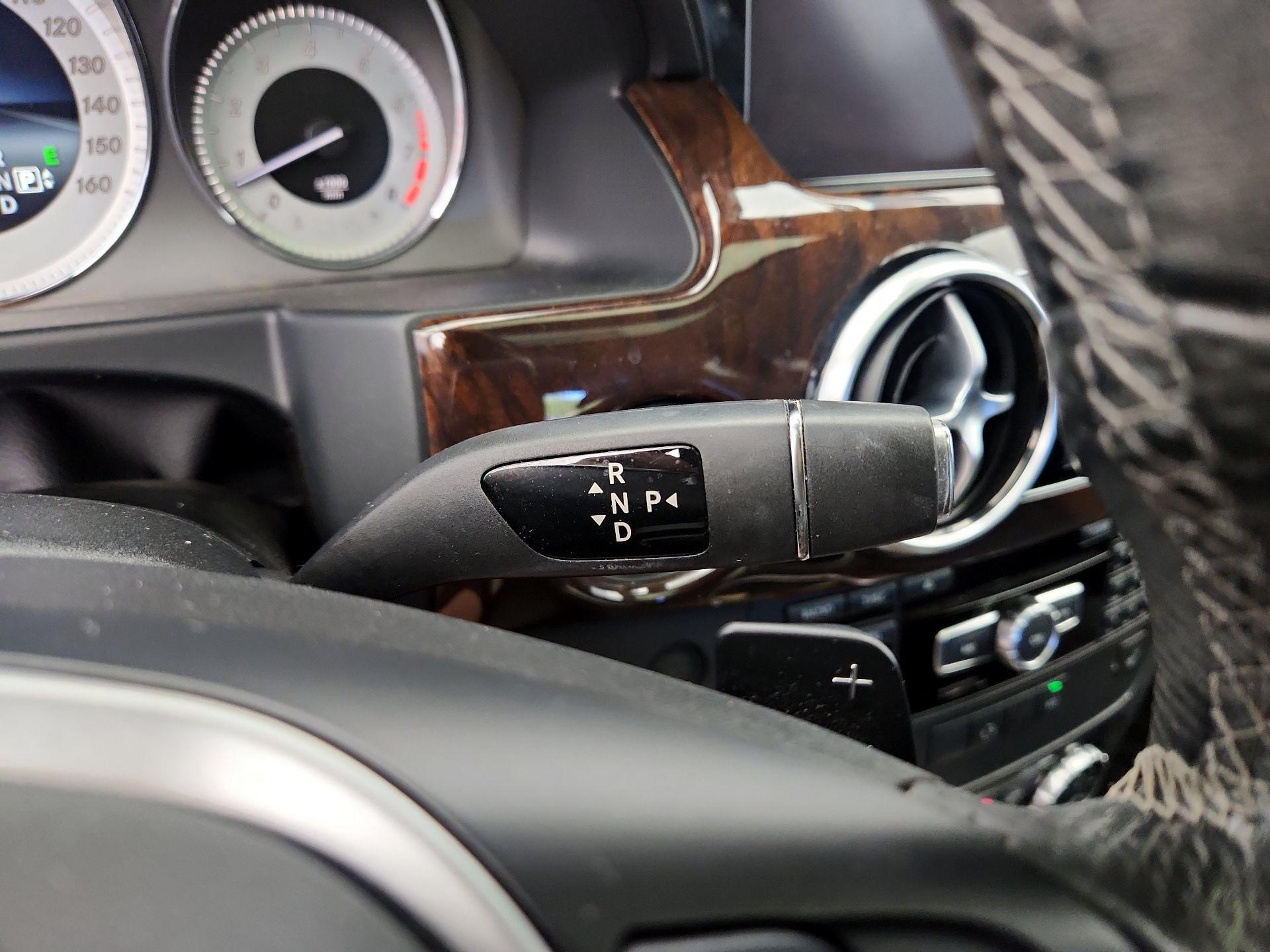 Thumbnail: 2015 Mercedes-Benz GLK - 18