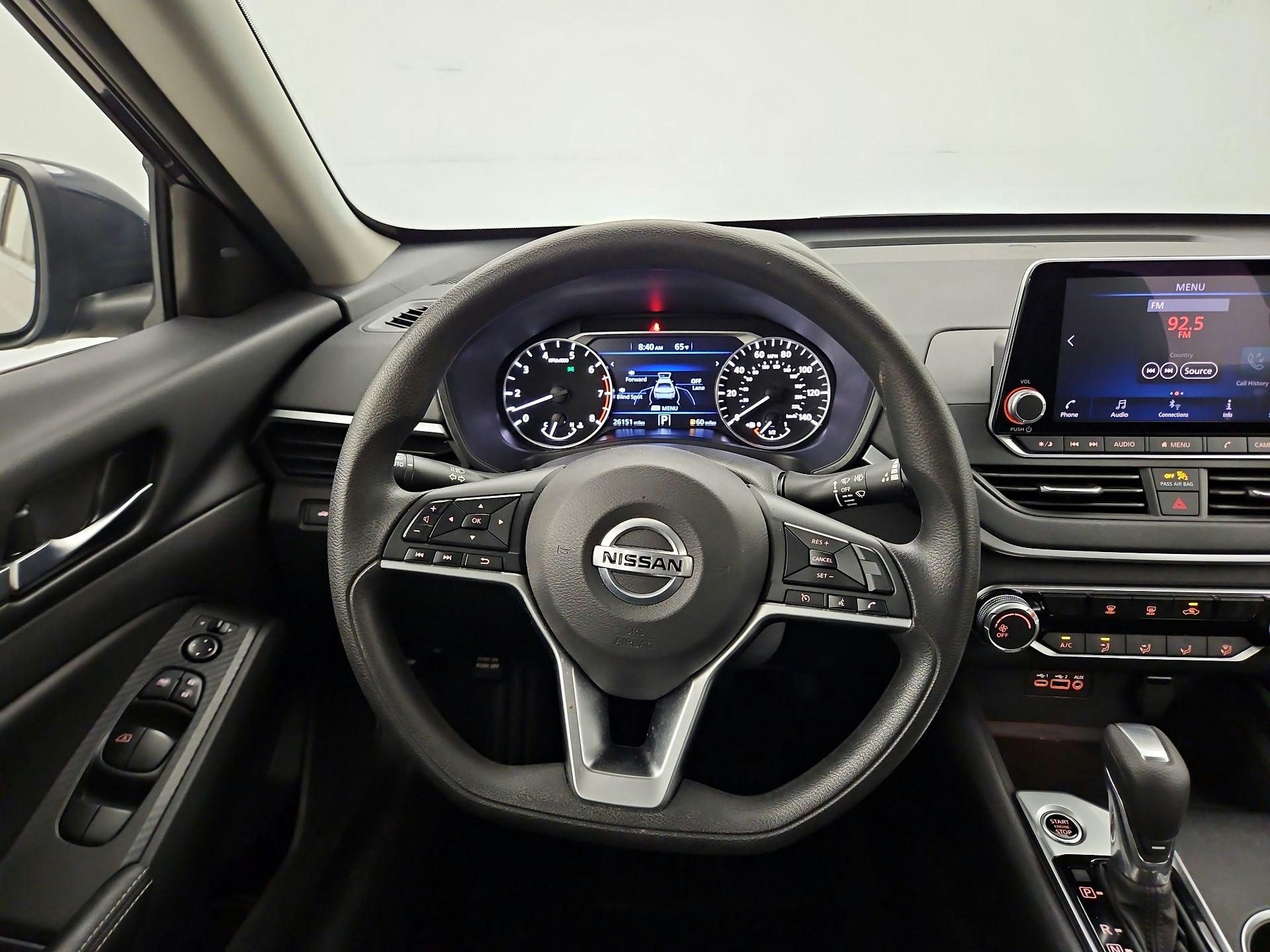 Thumbnail: 2022 Nissan Altima - 10