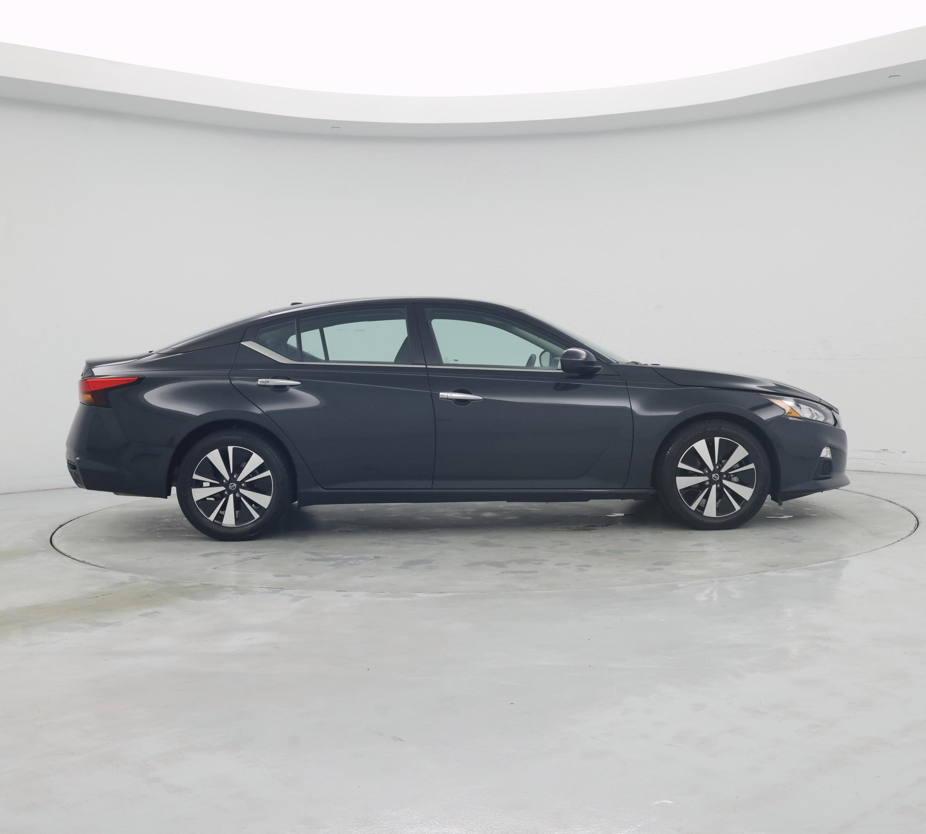 Thumbnail: 2022 Nissan Altima - 7