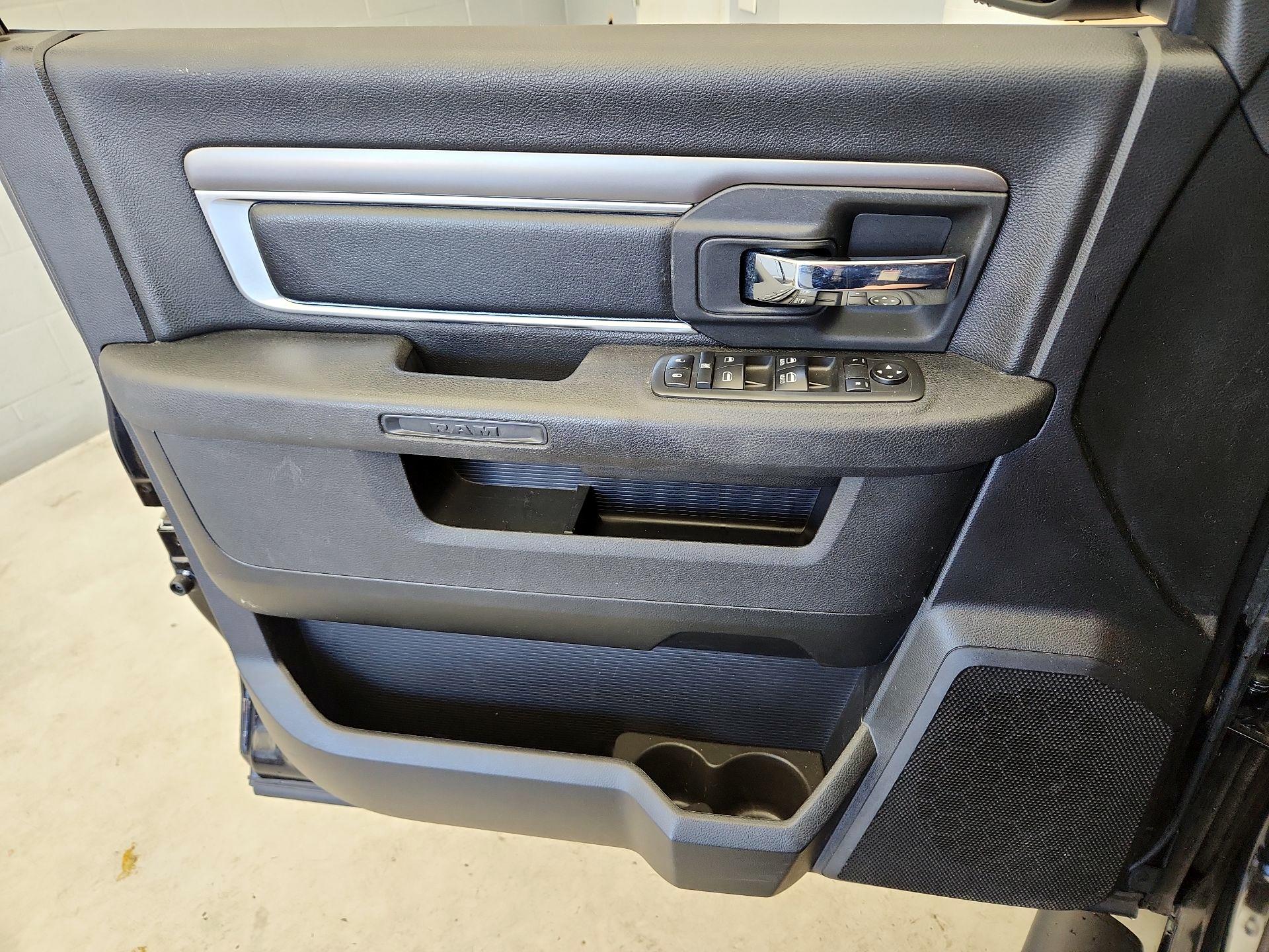Thumbnail: 2021 RAM 1500 Classic - 12