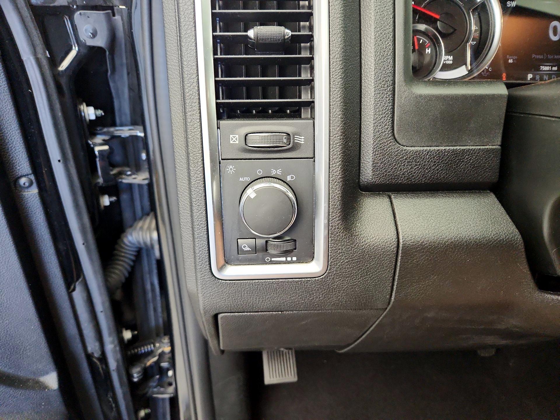 Thumbnail: 2021 RAM 1500 Classic - 13