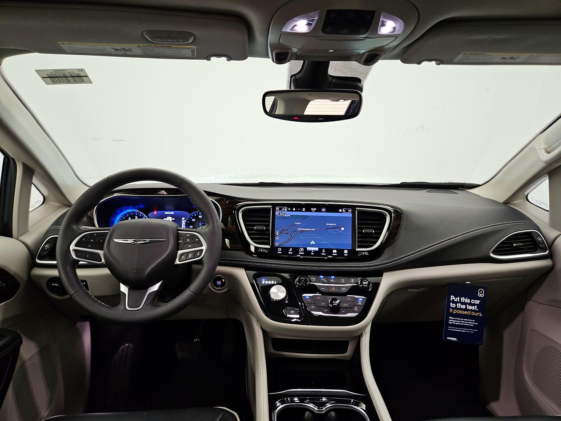 Thumbnail: 2023 Chrysler Pacifica - 9